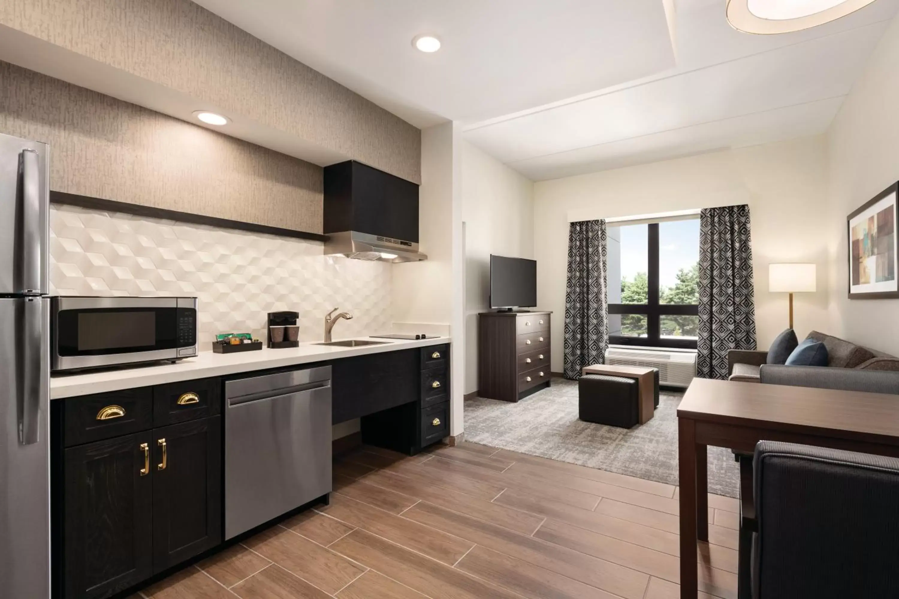 TV and multimedia, Kitchen/Kitchenette in Homewood Suites By Hilton Horsham Willow Grove