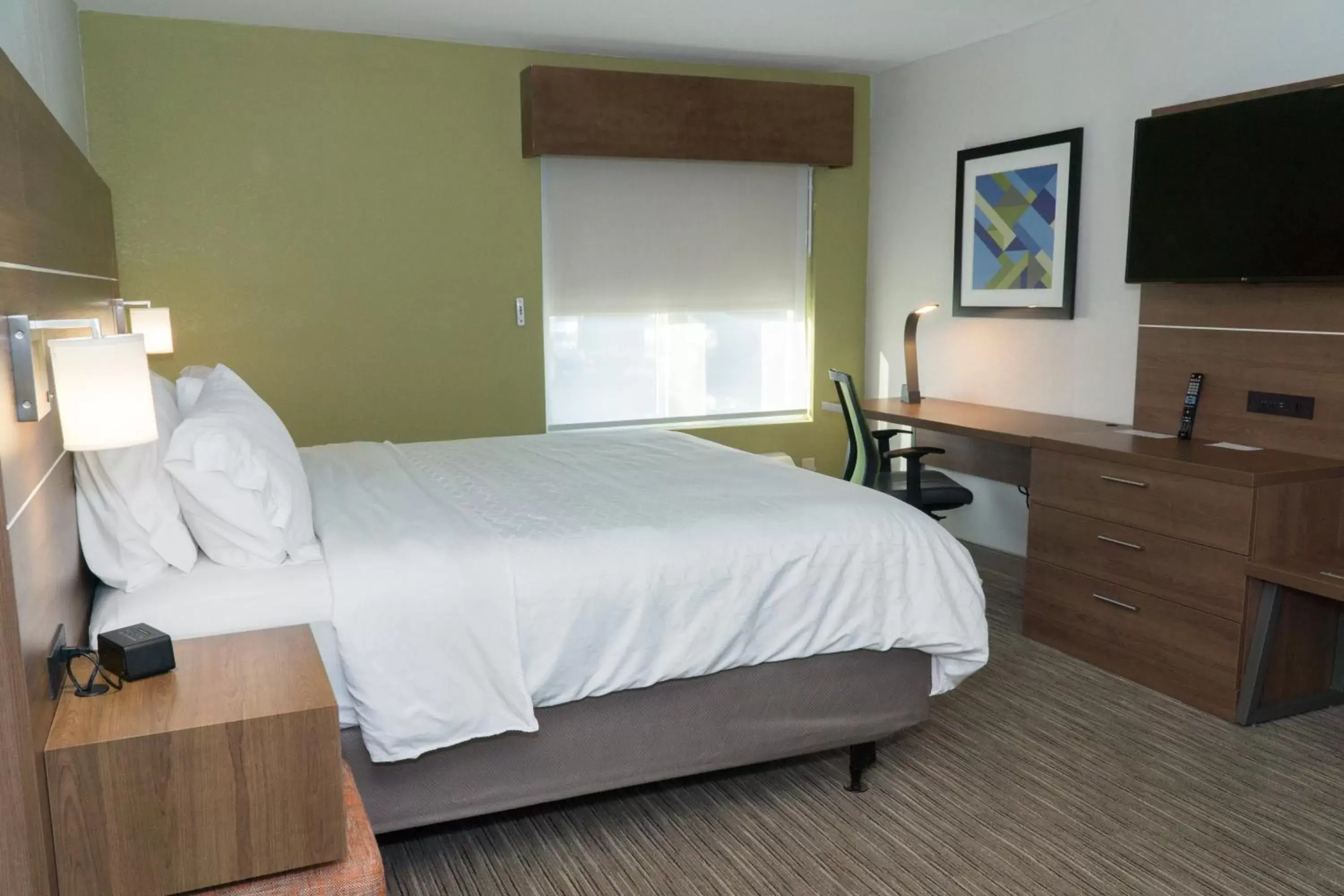 Bed in Holiday Inn Express Hotel & Suites Madison, an IHG Hotel