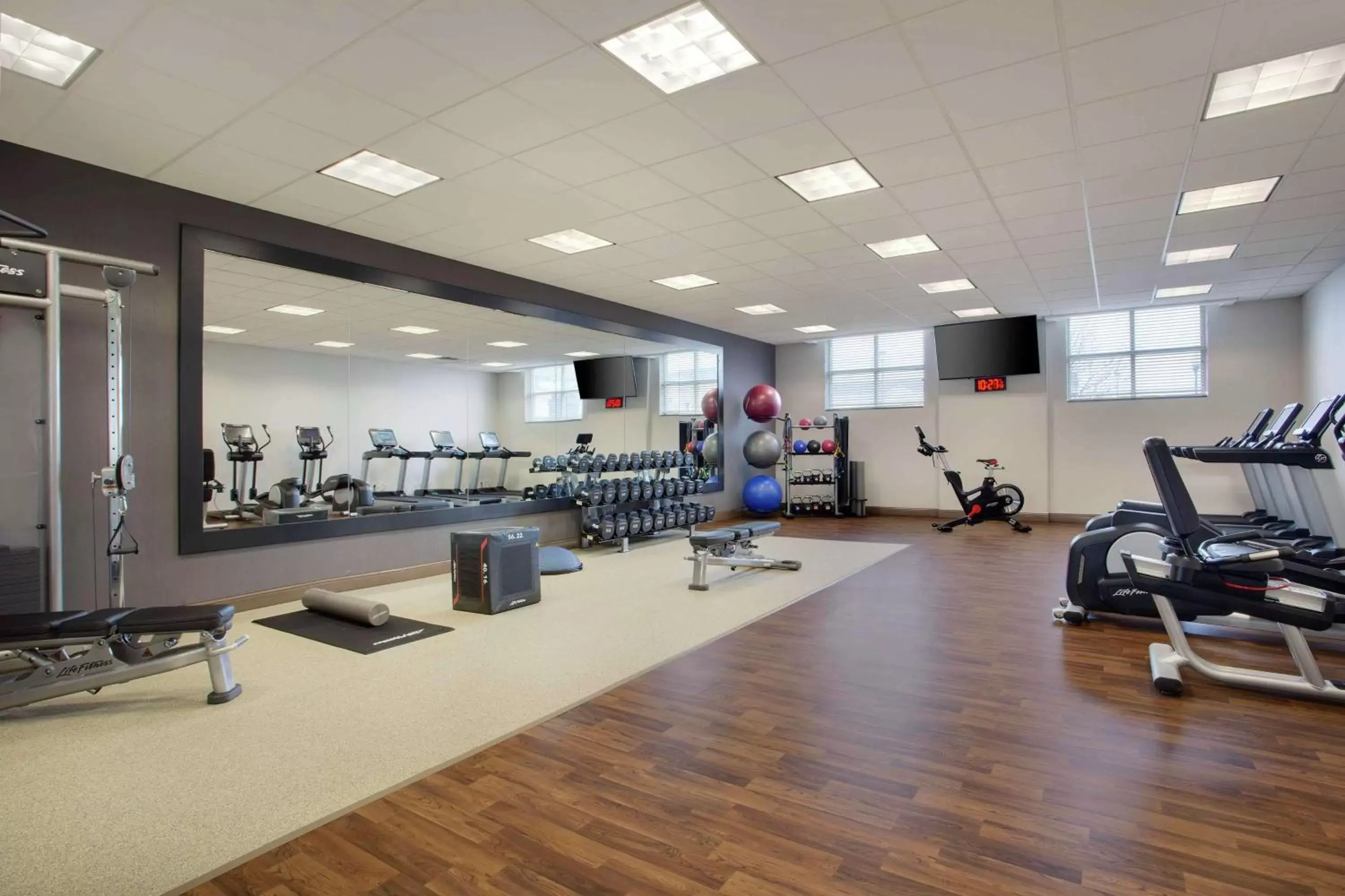 Fitness centre/facilities, Fitness Center/Facilities in DoubleTree by Hilton Chicago Midway Airport, IL