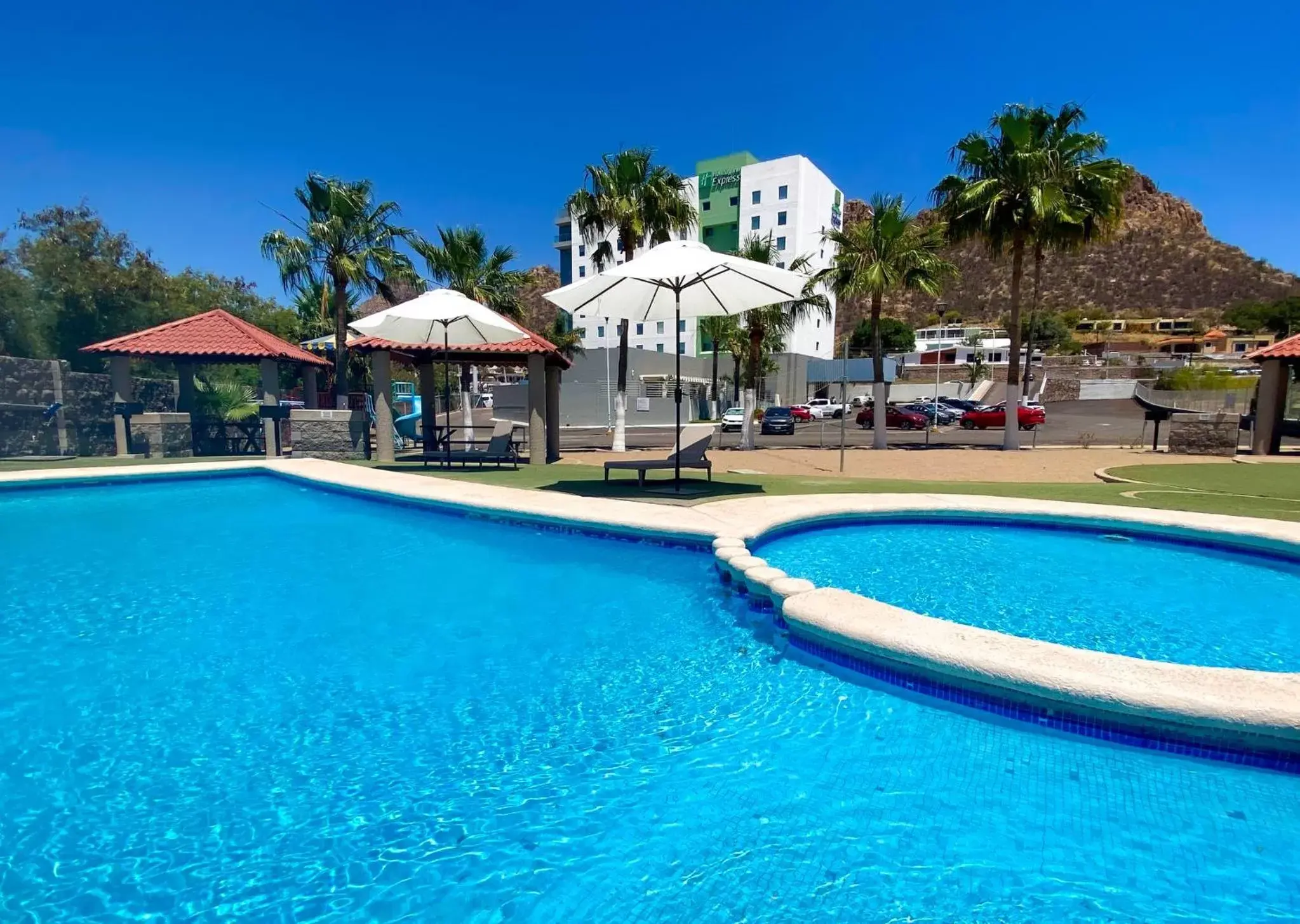 Swimming Pool in Holiday Inn Express Guaymas, an IHG Hotel