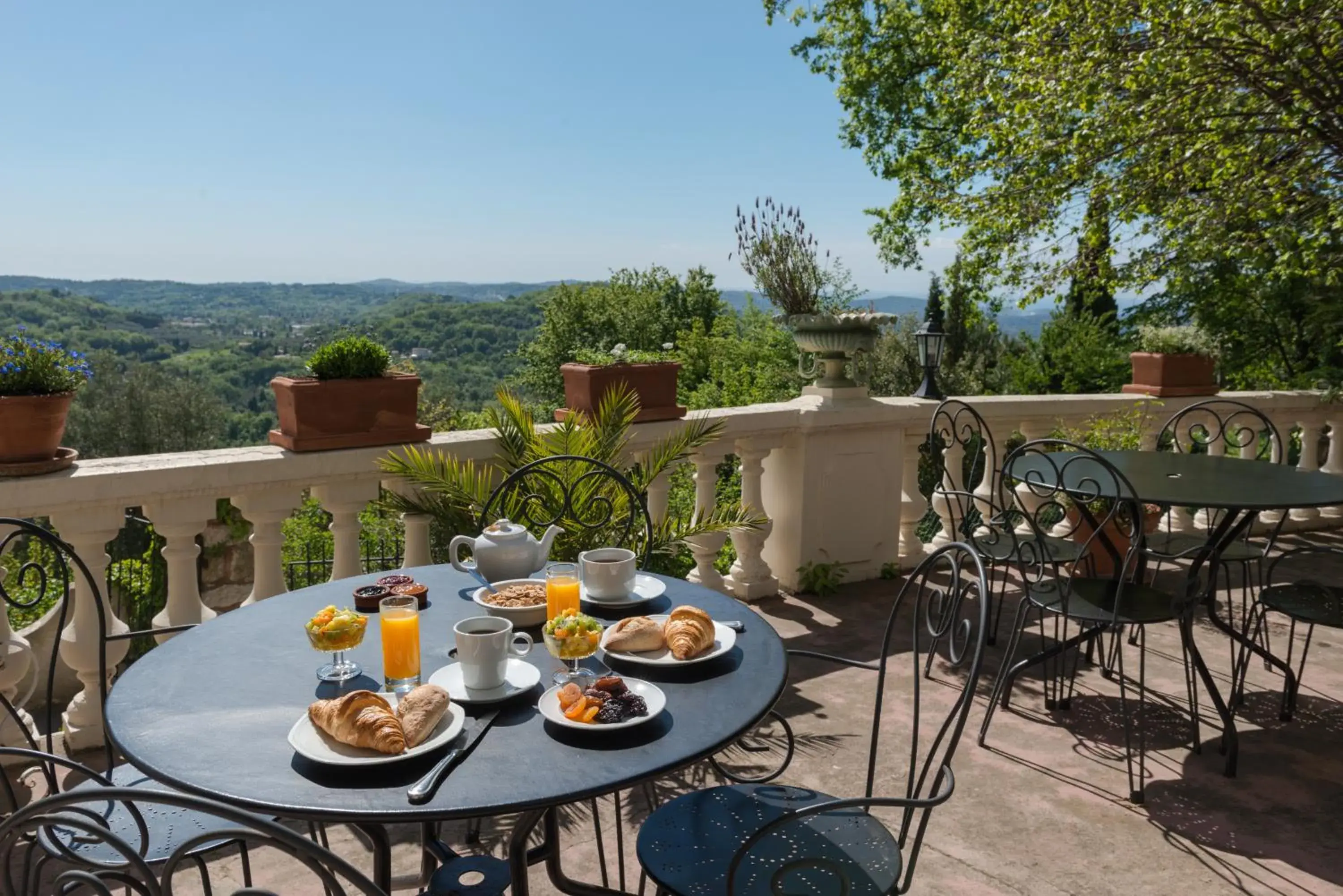 Patio in La Bellaudiere