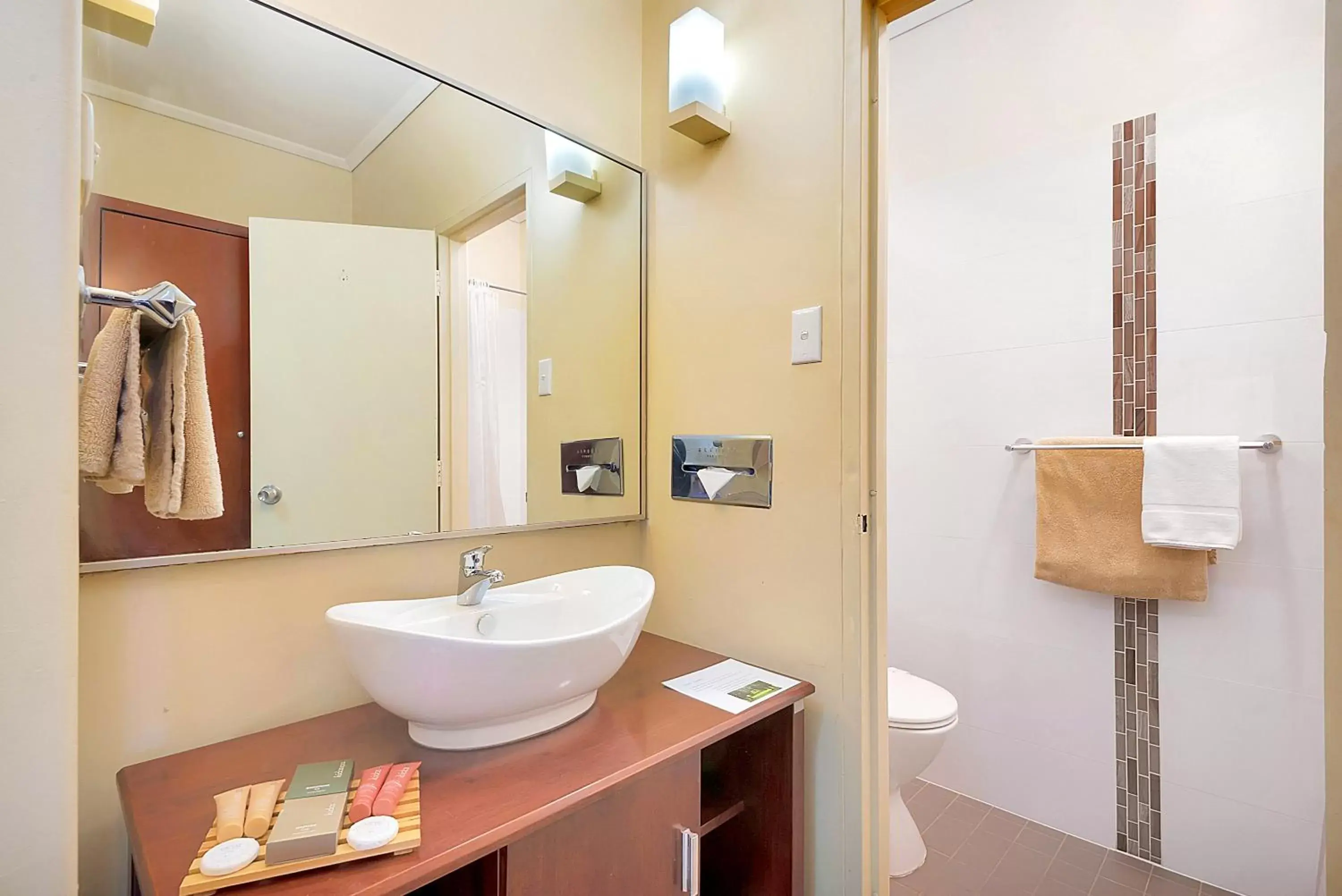 Bathroom in Comfort Inn Whyalla