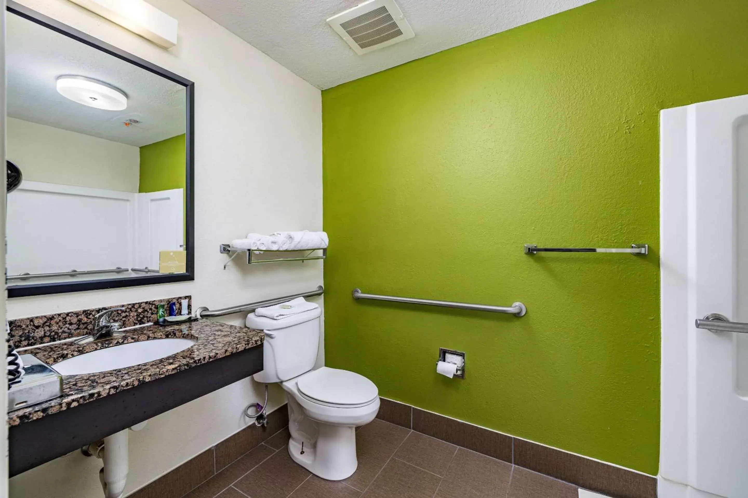 Bedroom, Bathroom in Sleep Inn & Suites Lakeland I-4