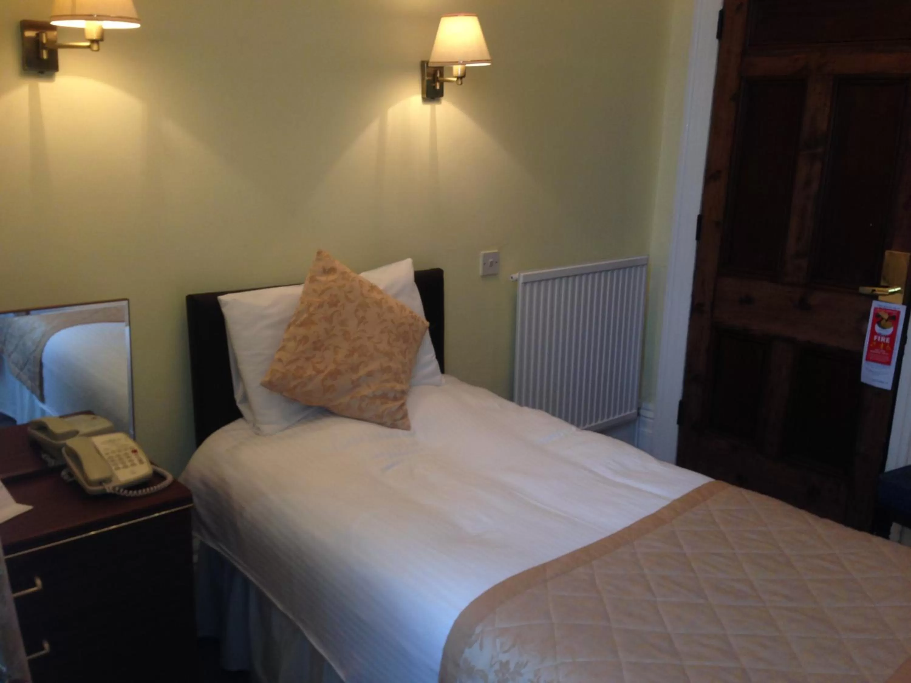 Bedroom in Hotel Victoria