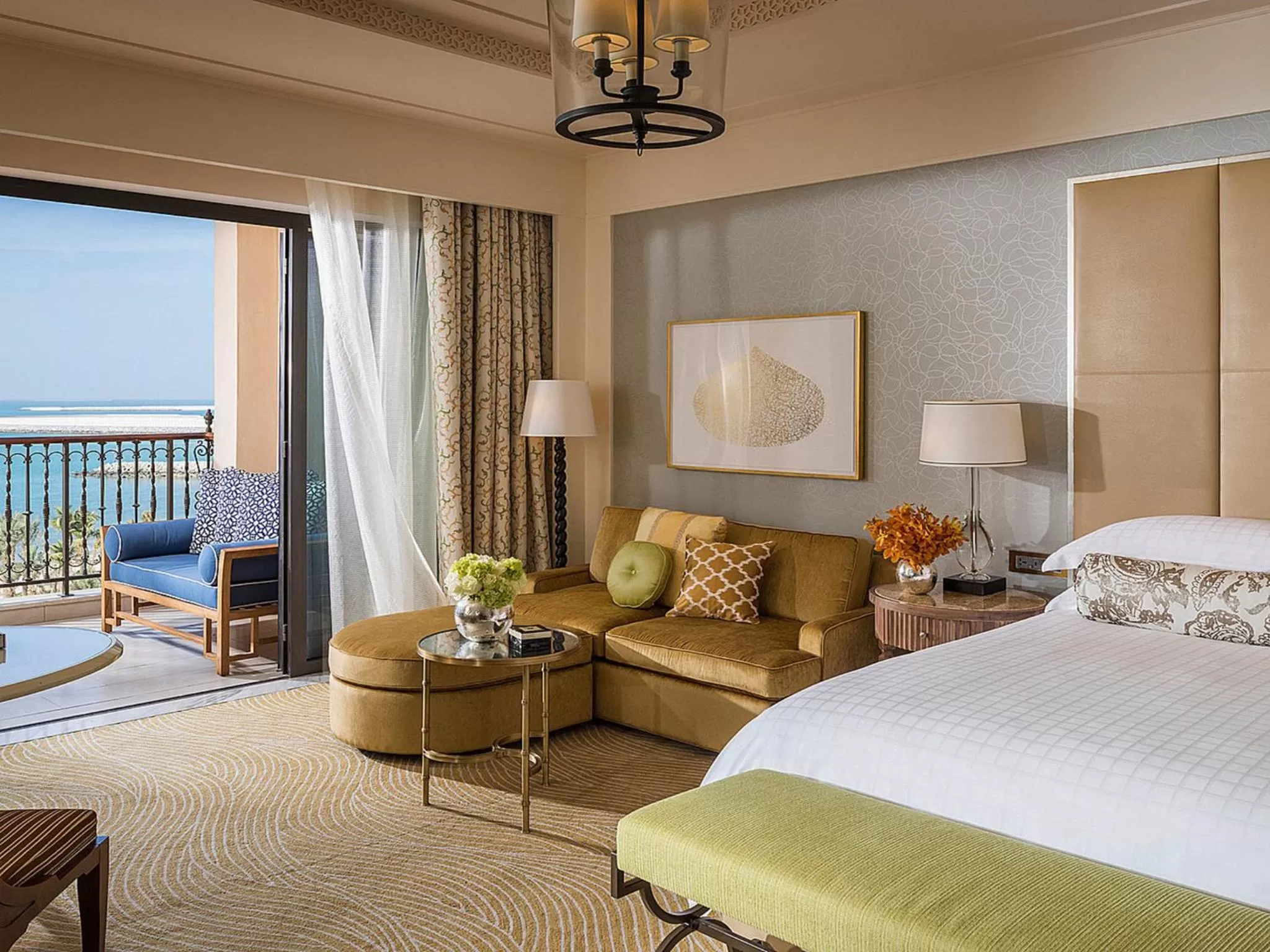 Bedroom, Bed in Four Seasons Resort Dubai at Jumeirah Beach