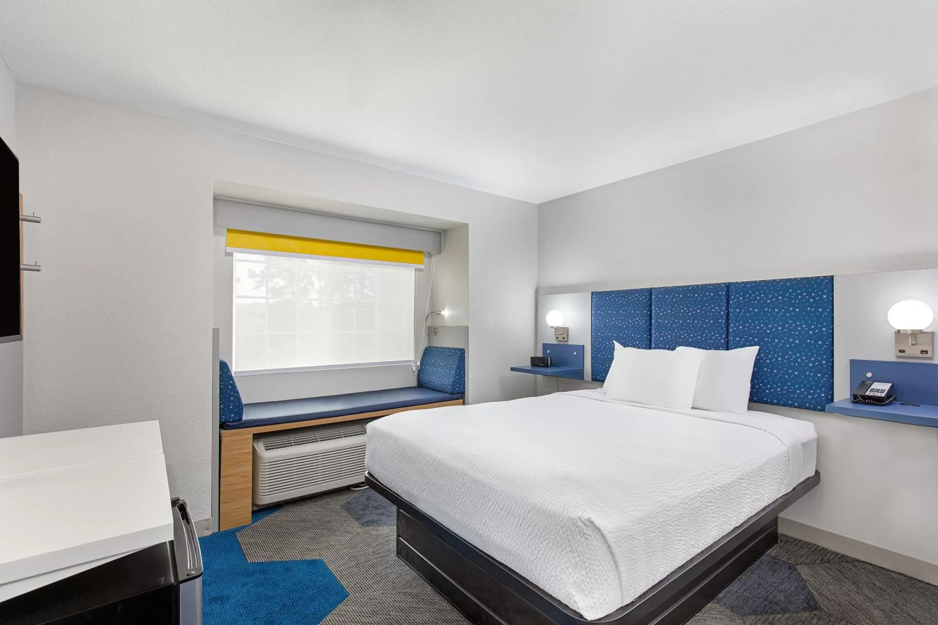 Bed in Microtel Inn & Suites by Wyndham Manchester - Newly Renovated