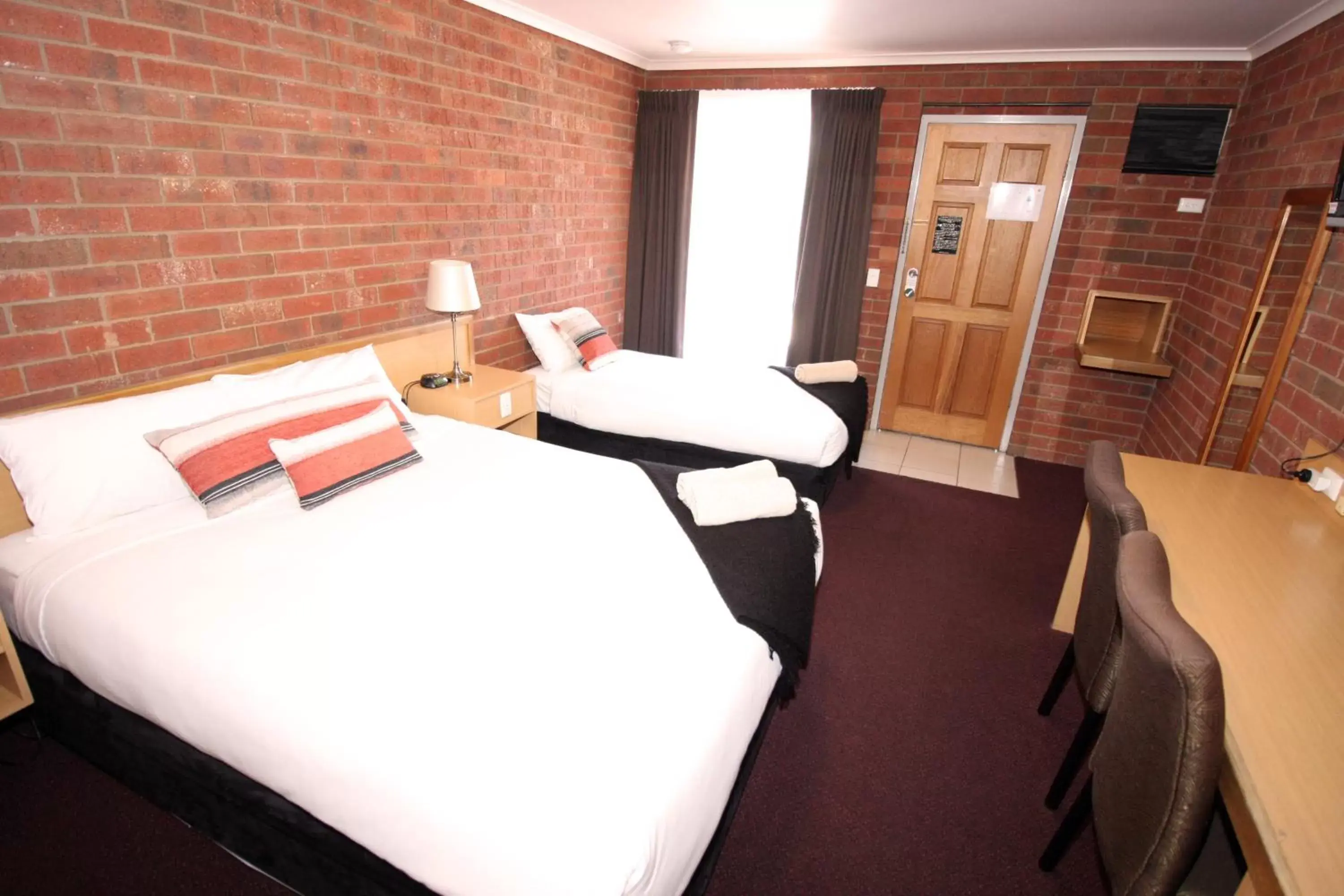 Bedroom, Bed in Pevensey Motor Lodge