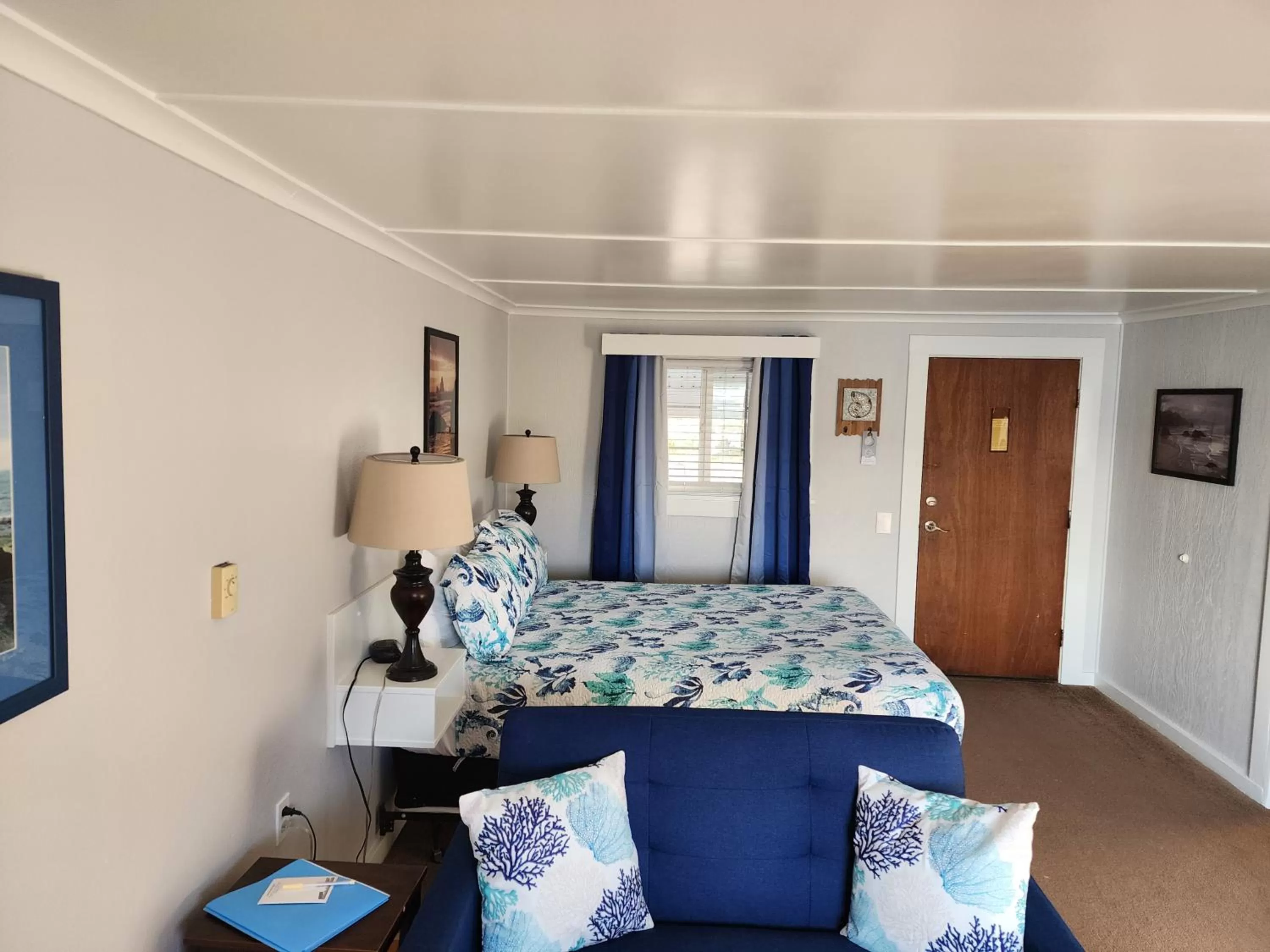 Bed in Inn at Arch Rock