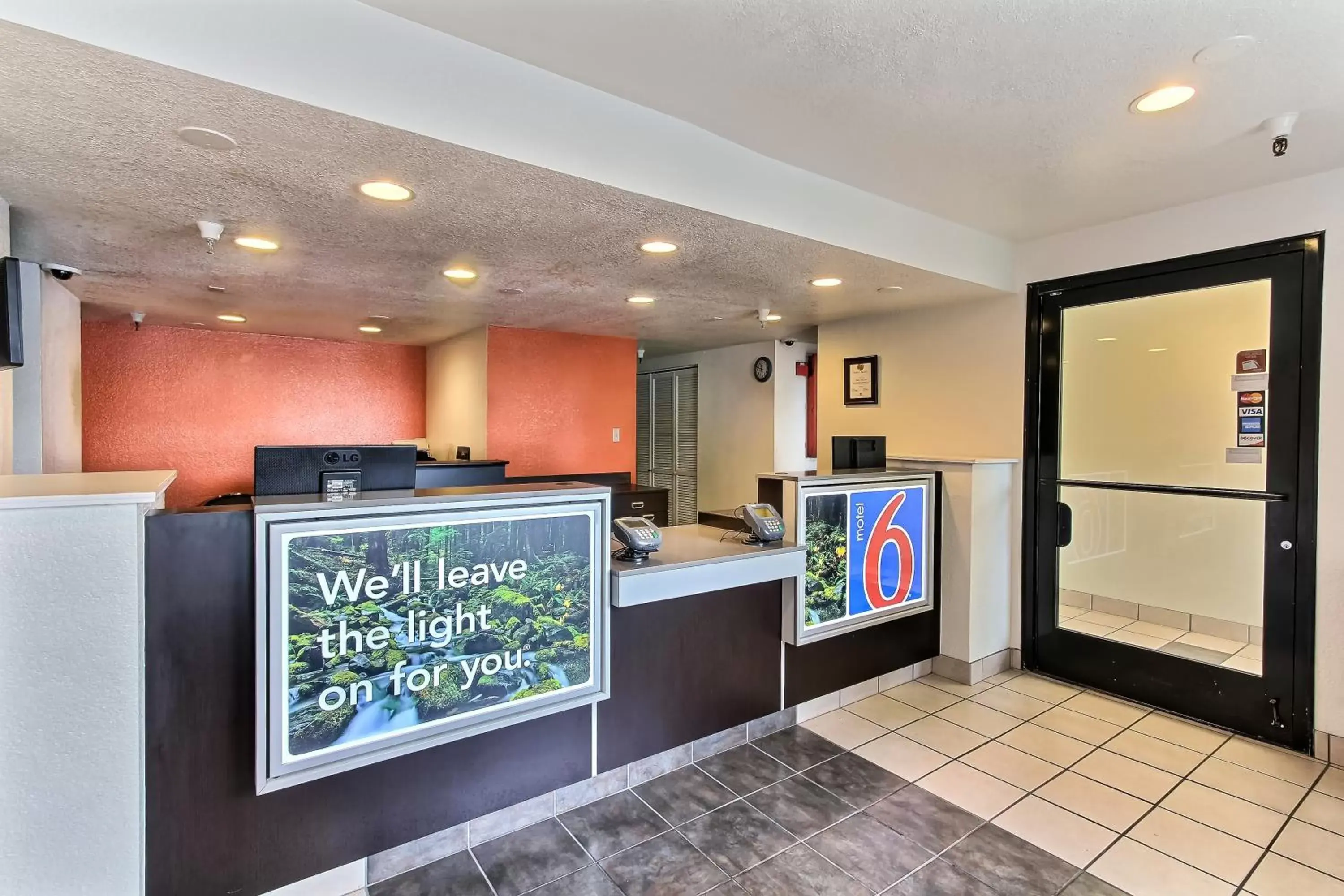 Lobby or reception in Motel 6-Watsonville, CA - Monterey Area