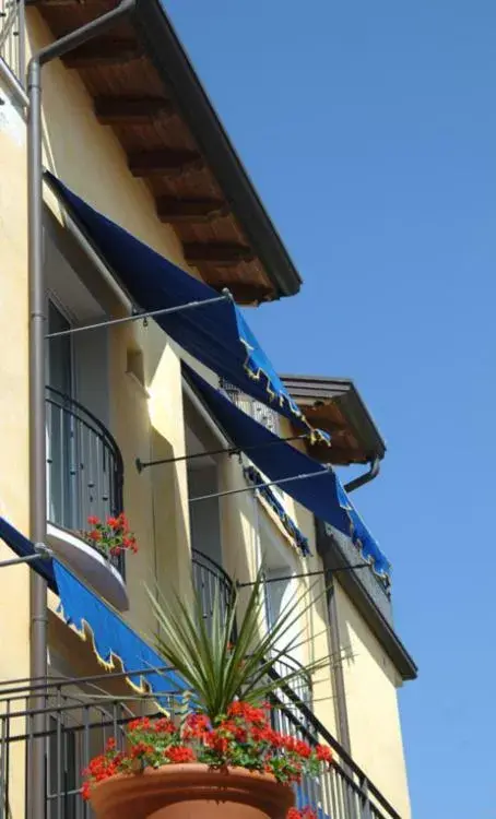 Balcony/Terrace, Property Building in Hotel Lido