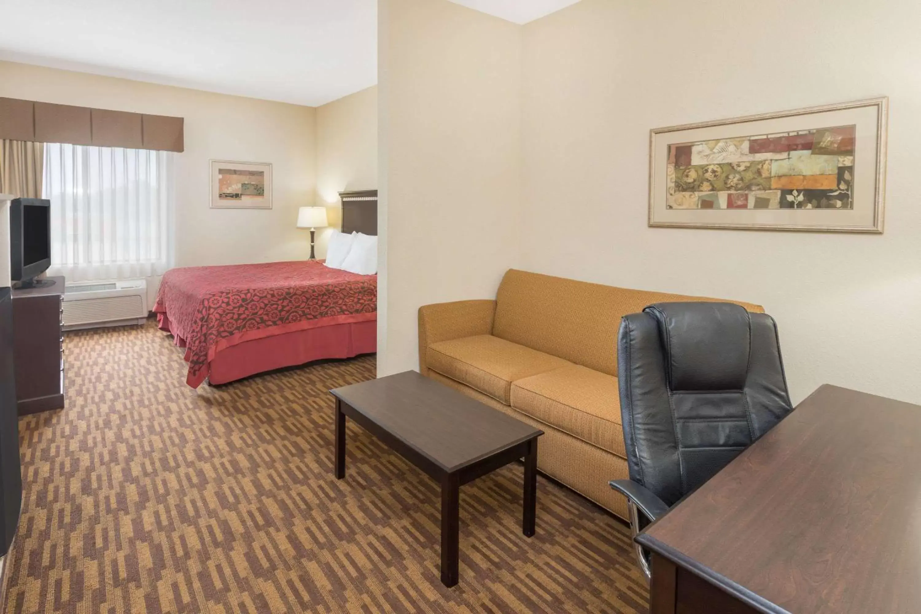 Photo of the whole room, Seating Area in Days Inn by Wyndham Semmes Mobile