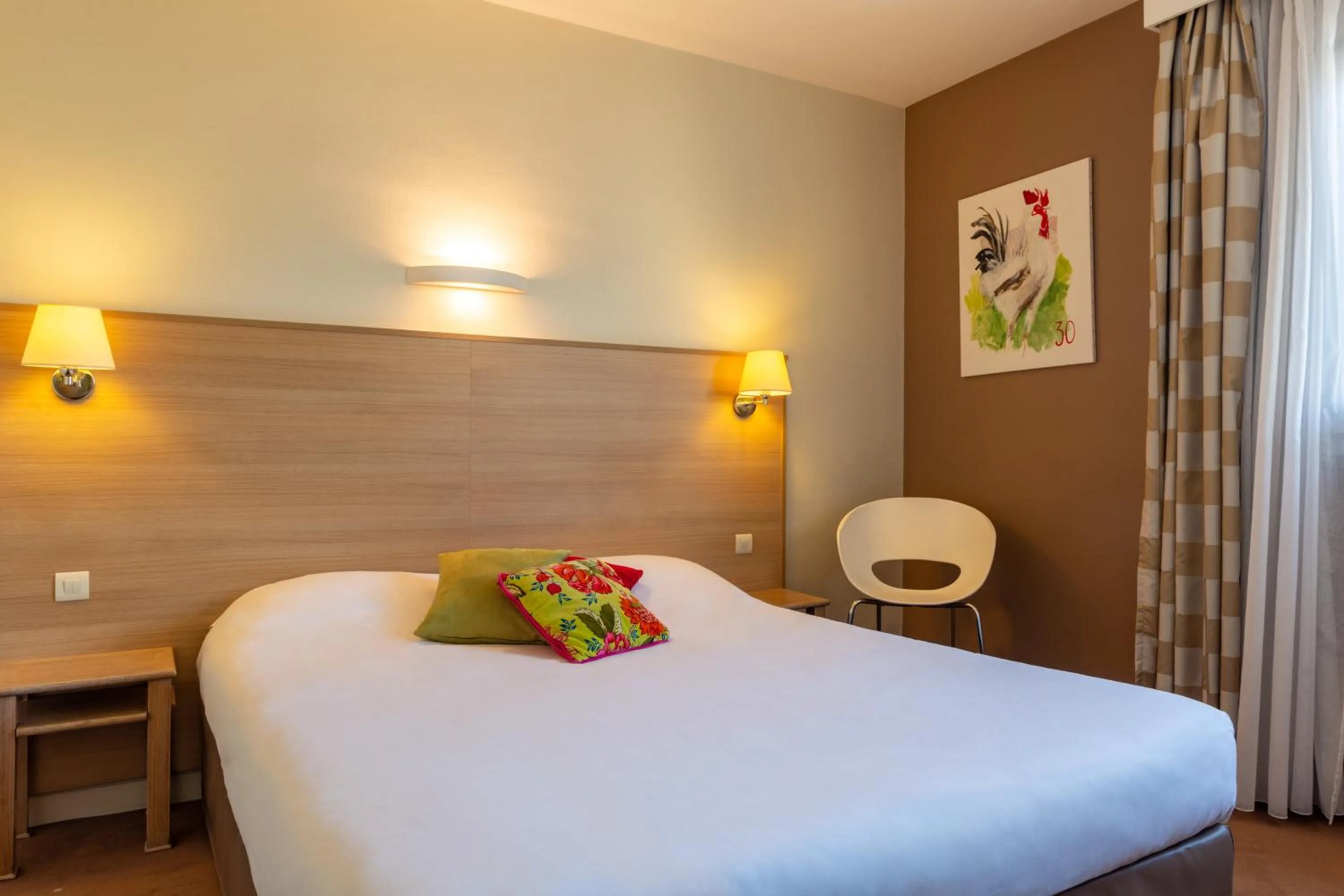 Bed in The Originals City, Hôtel Chantecler, Le Mans