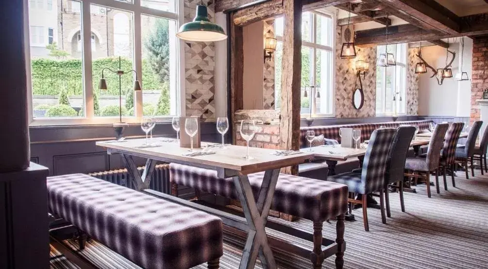 Restaurant/Places to Eat in De Trafford Arms by Chef & Brewer Collection