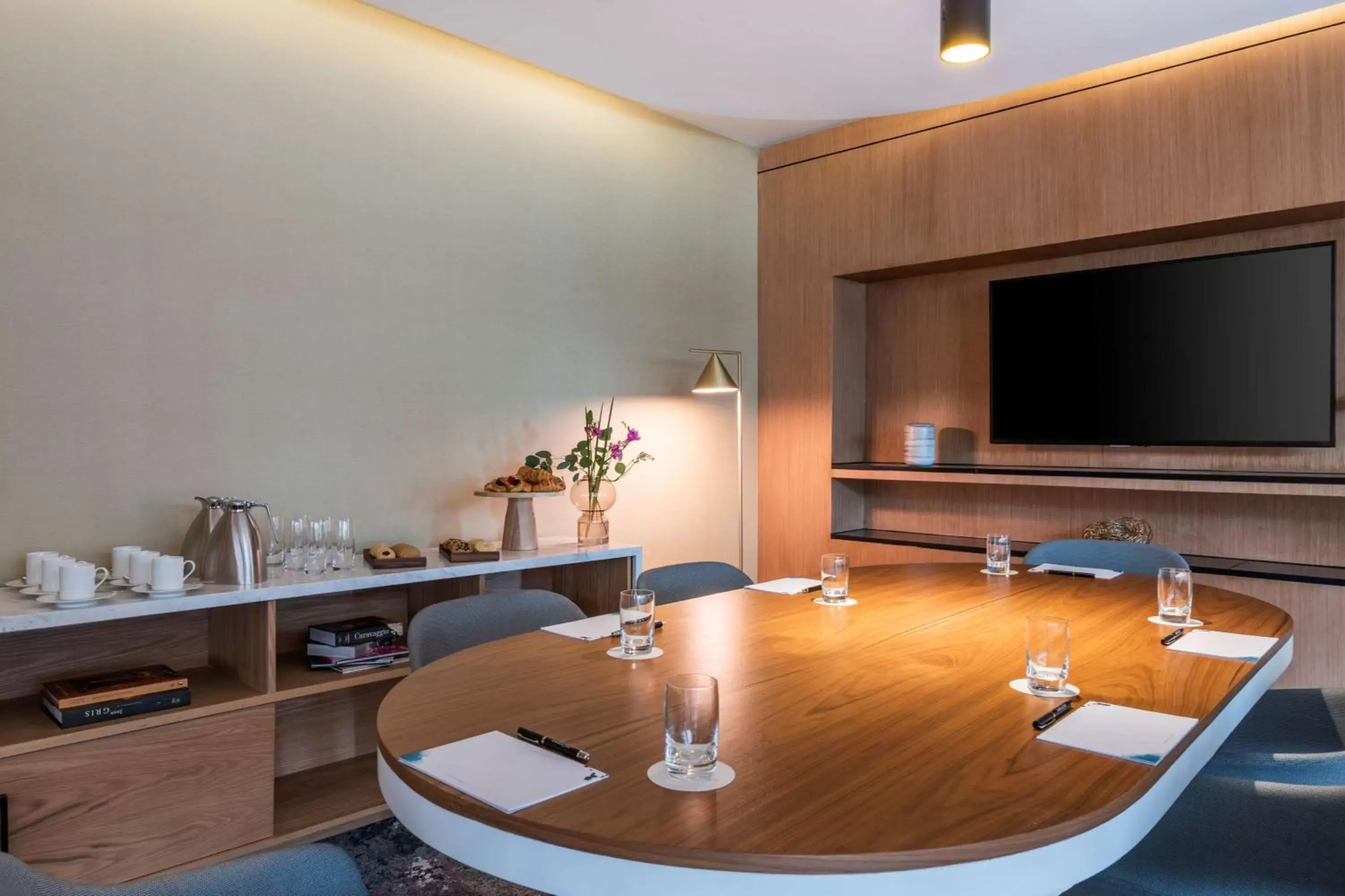 Meeting/conference room, TV/Entertainment Center in Andaz Mexico City Condesa - A Concept by Hyatt