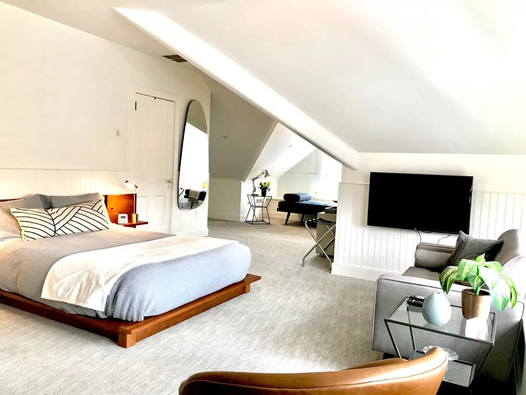 Shower in Hummingbird Inn