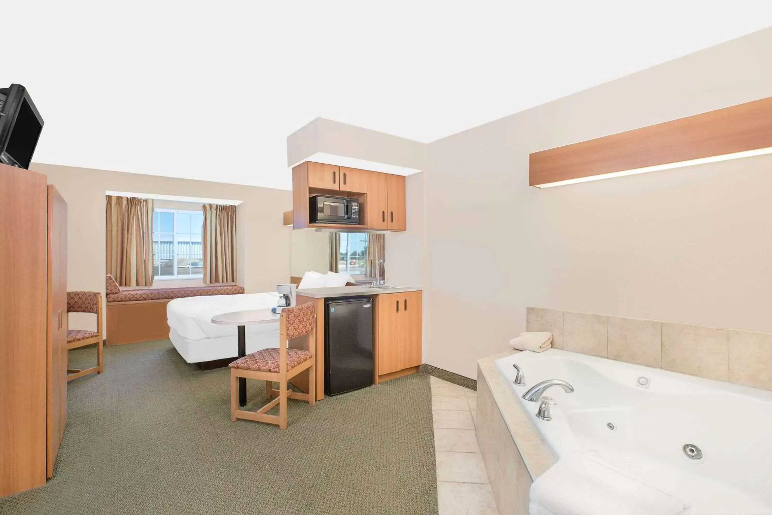 Photo of the whole room, Bathroom in Microtel Inn & Suites by Wyndham Colfax