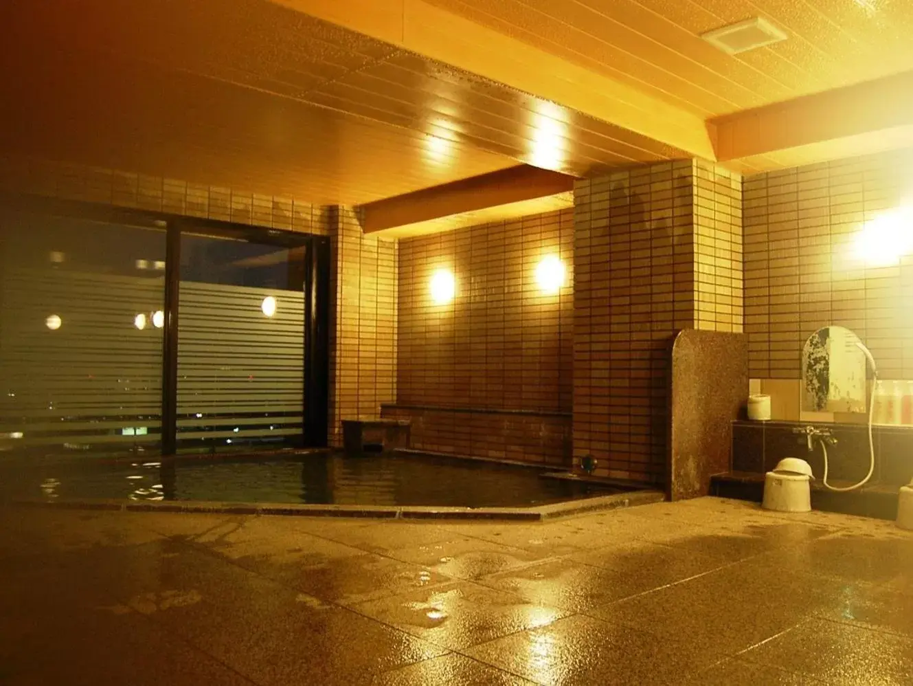 Swimming pool in Hotel Route-Inn Kanazawa Ekimae
