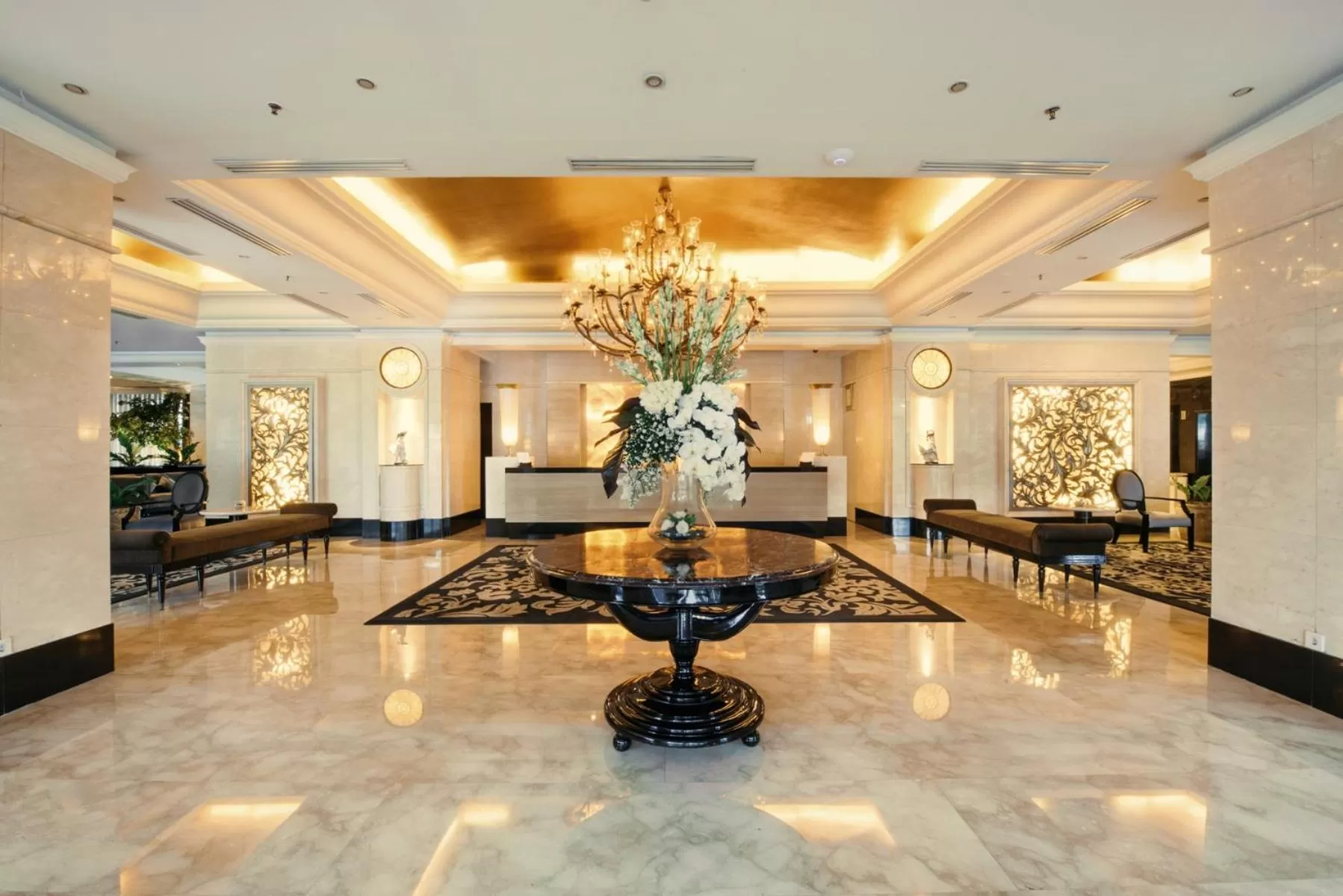 Lobby or reception in The Papandayan