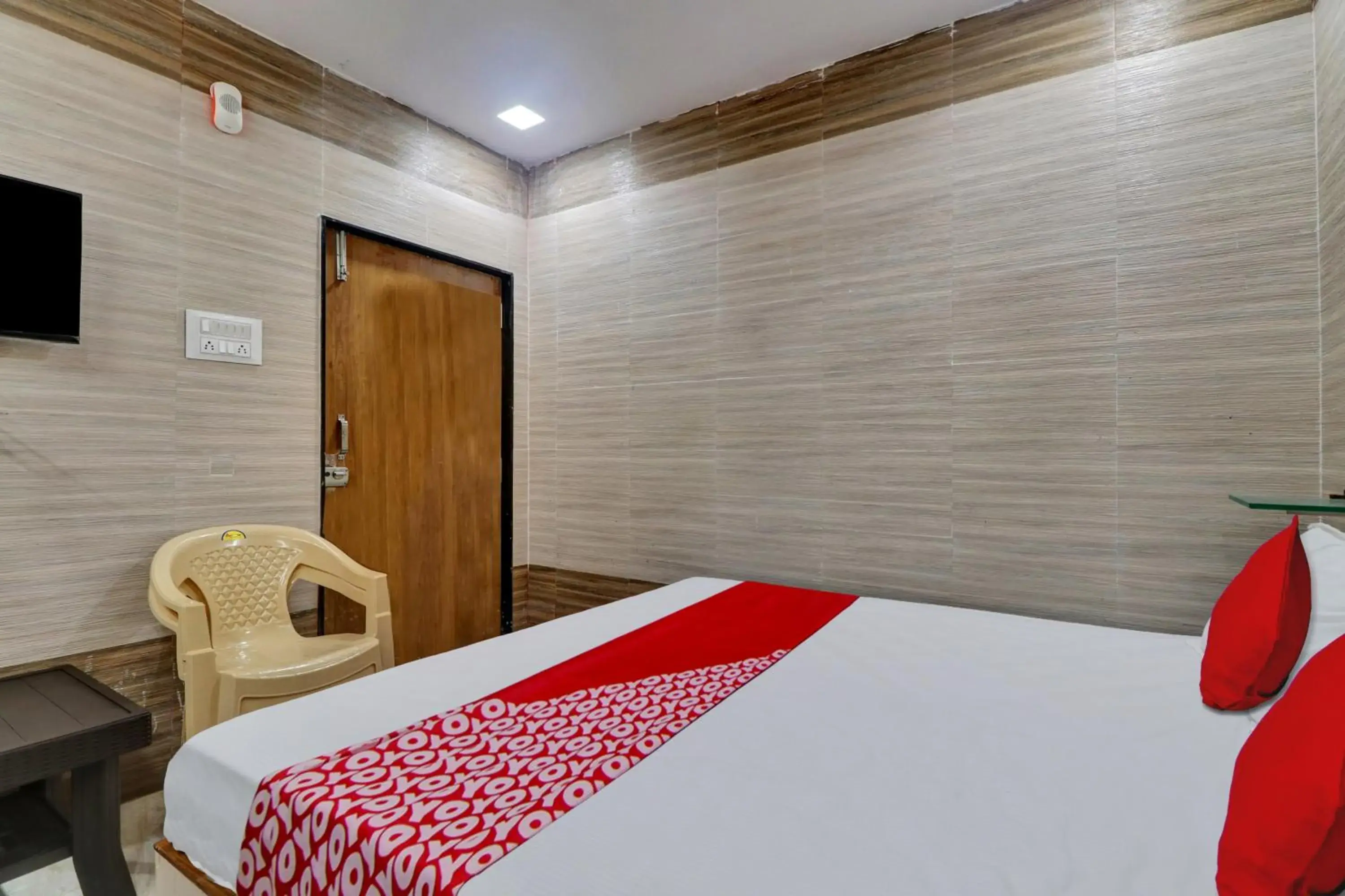 Bedroom, Bed in OYO Flagship Hotel Vallabha Residency