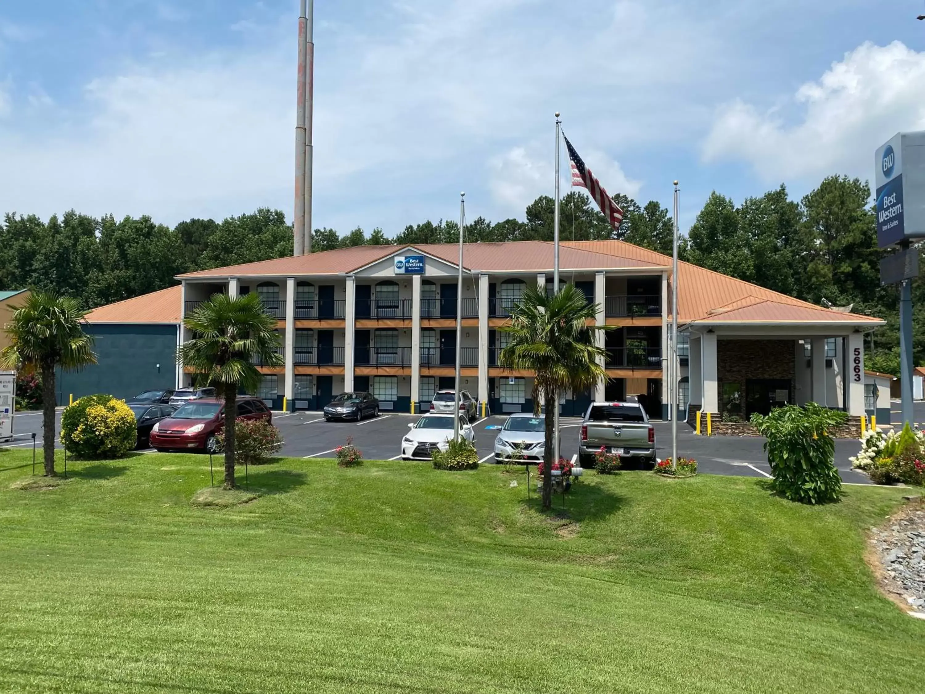 Property Building in Best Western Allatoona Inn & Suites