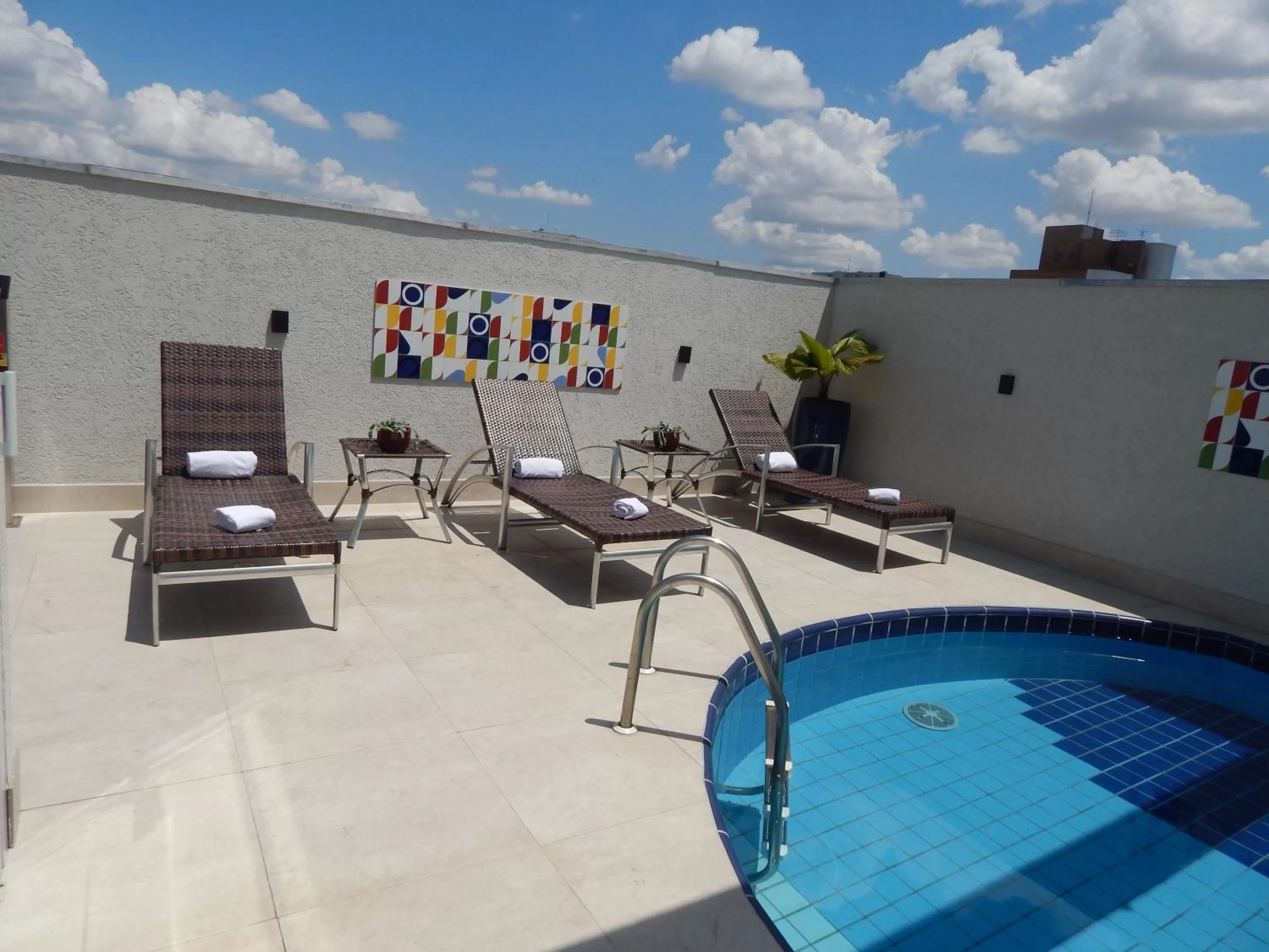 Swimming pool in Mercure Sao Paulo Moema