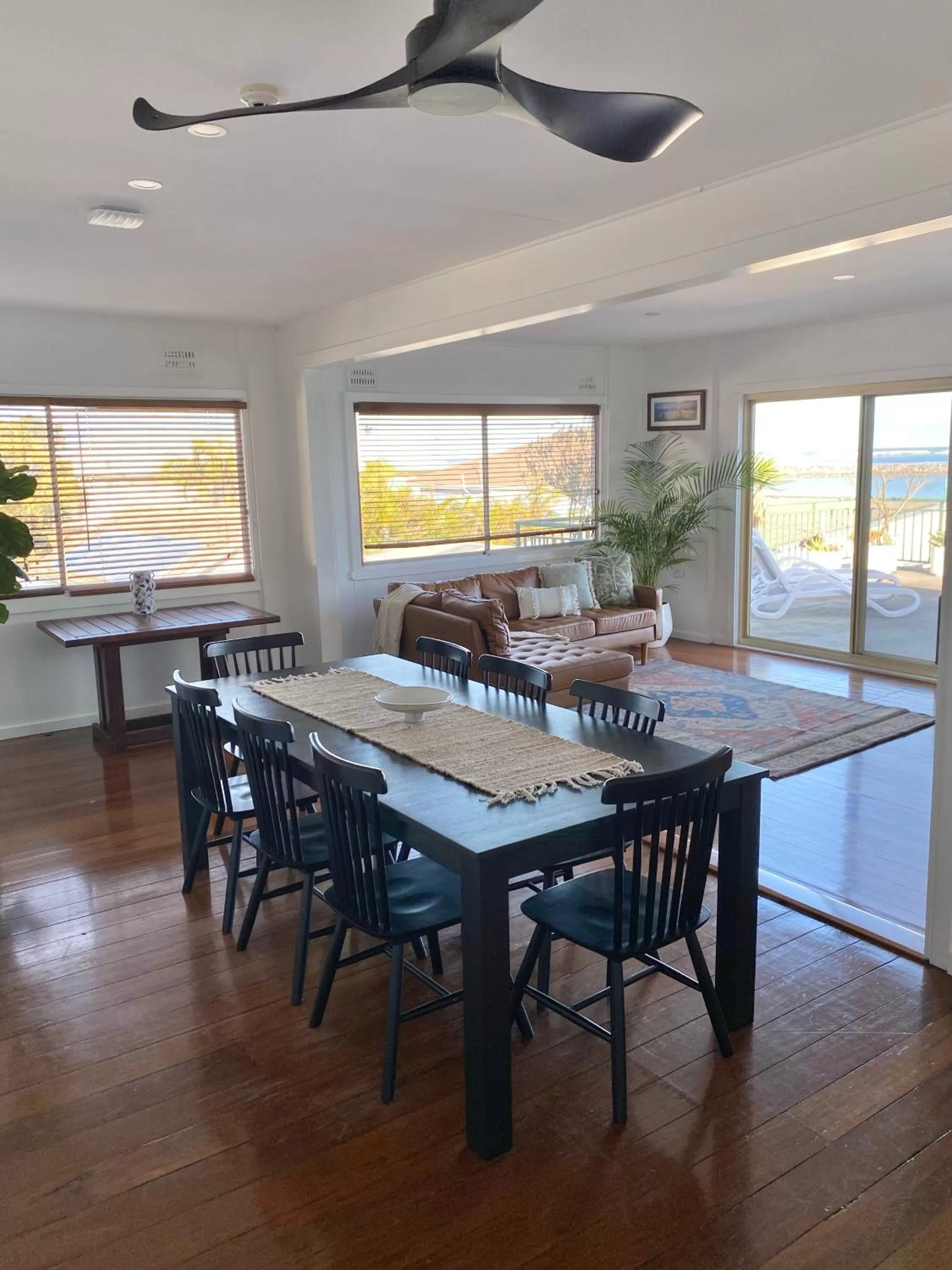 Restaurant/Places to Eat in Harrington Hotel