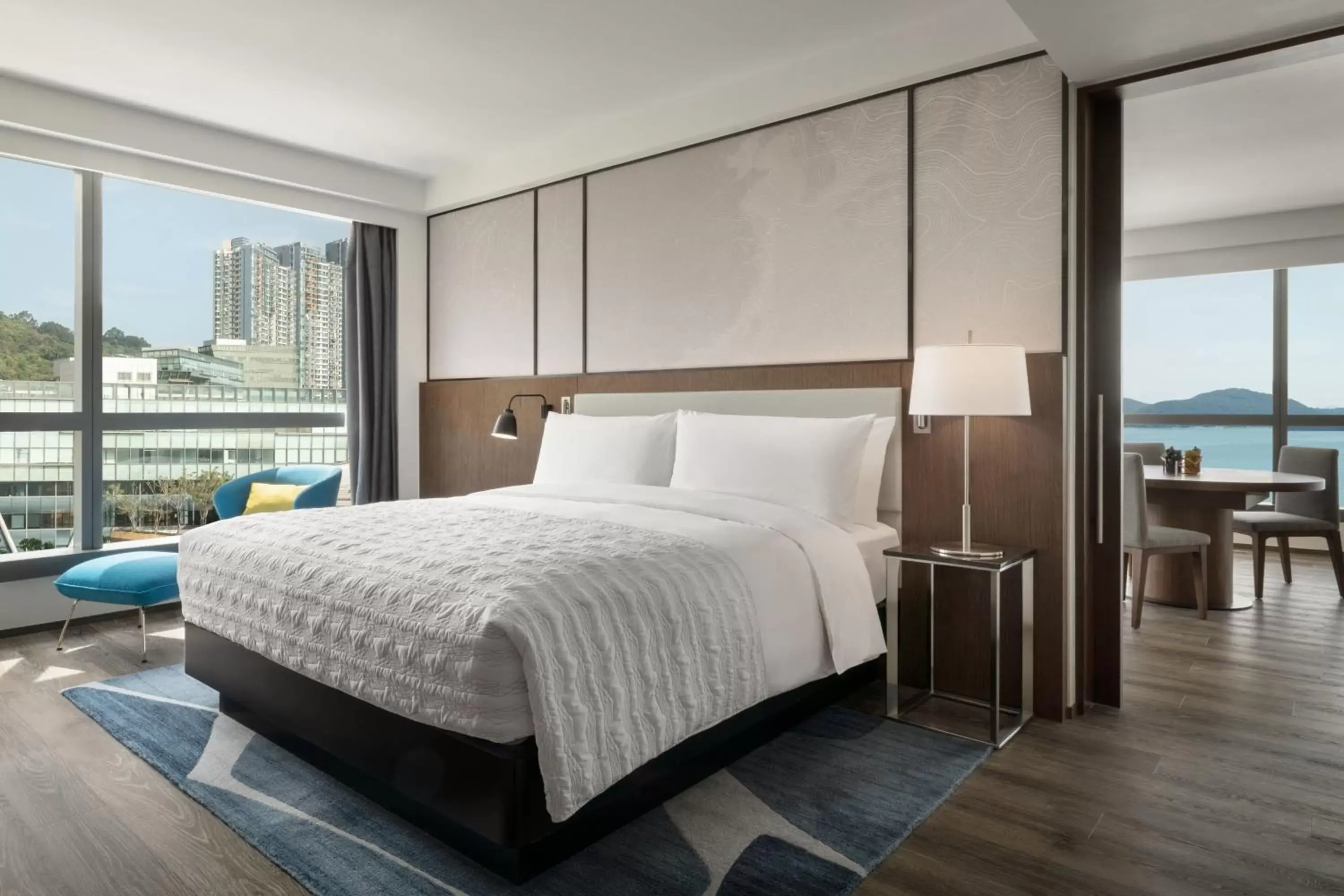 Photo of the whole room, Bed in Le Méridien Hong Kong, Cyberport