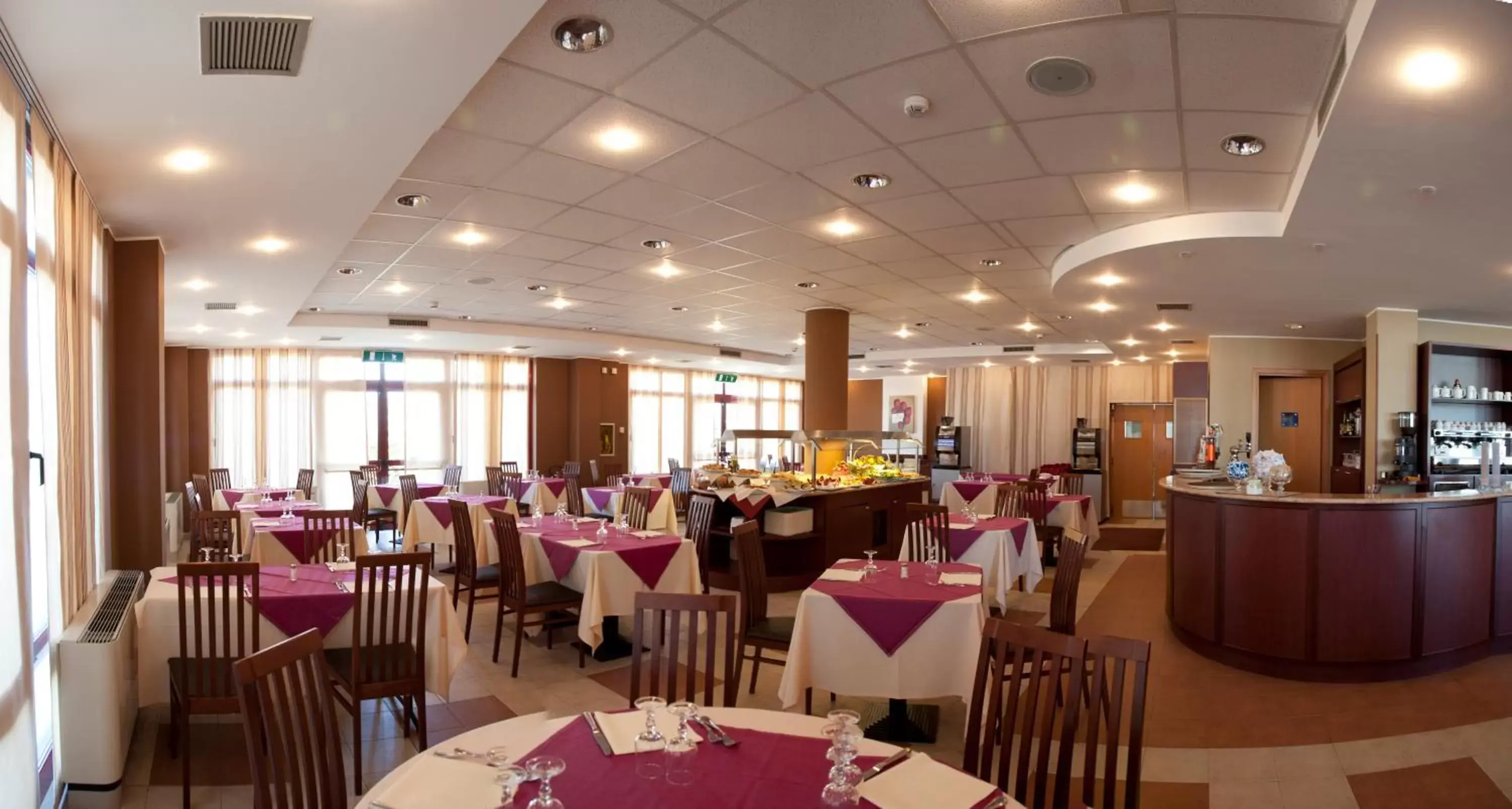 Restaurant/places to eat in Tulip Inn Turin South Restaurant/places to eat in Tulip Inn Turin South