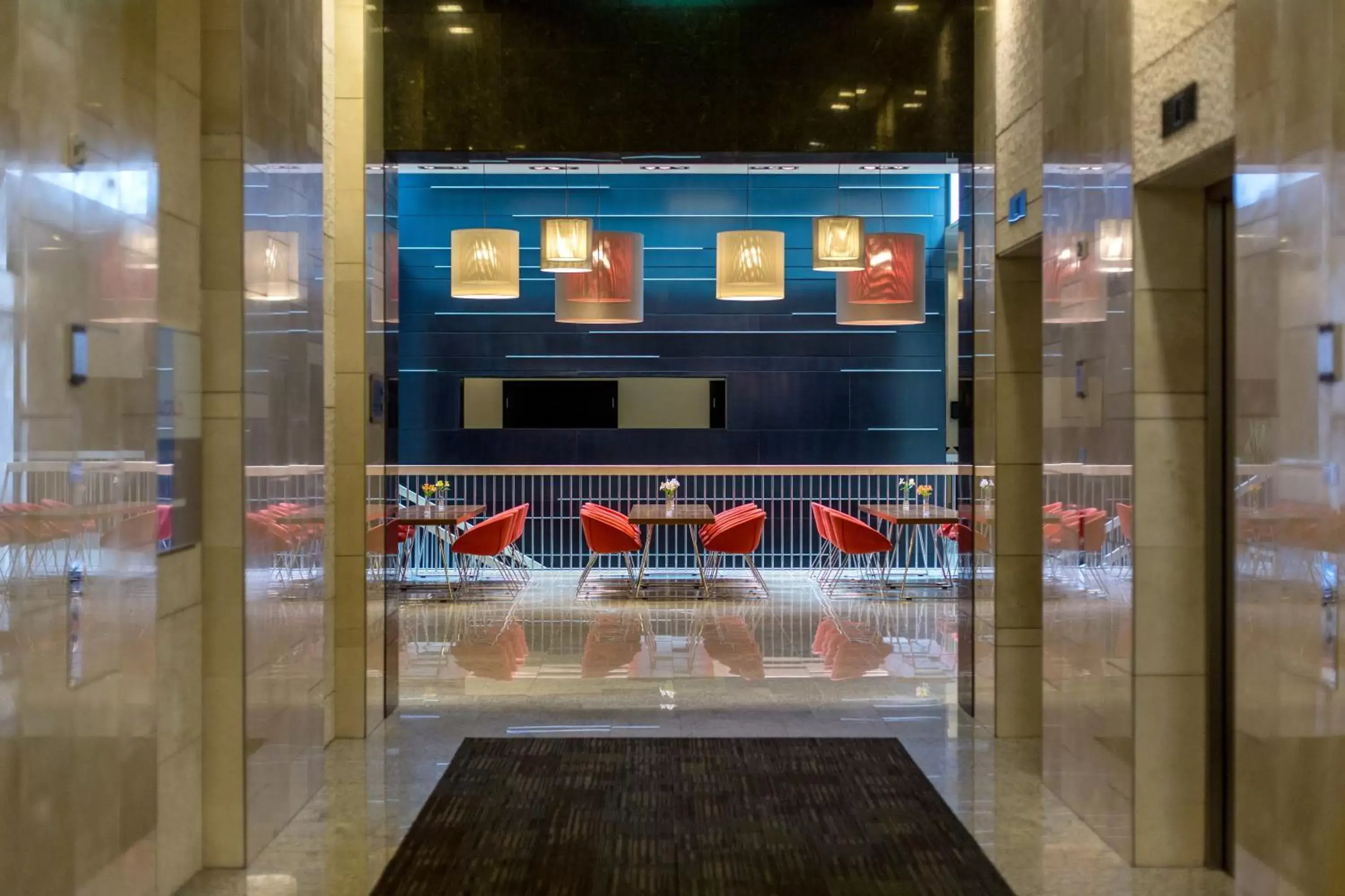 Lounge or bar in Andersia Hotel & Spa Poznan, a member of Radisson Individuals