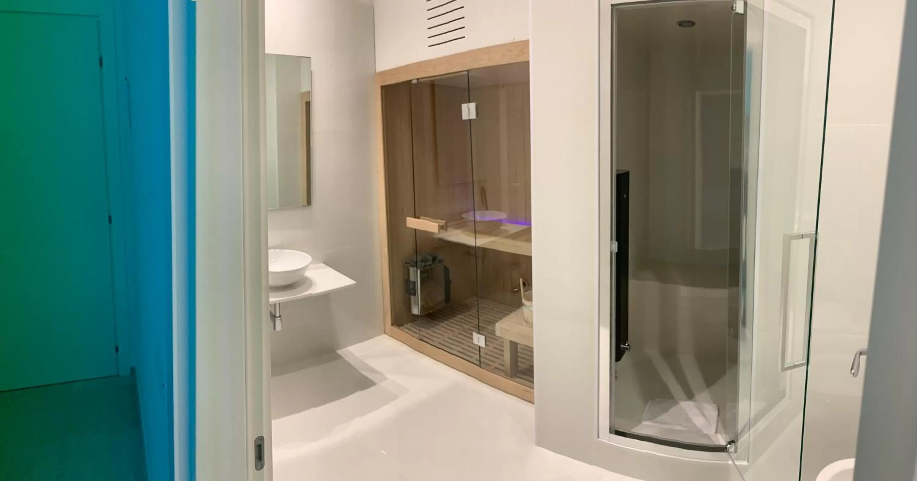 Sauna, Bathroom in Beppe House