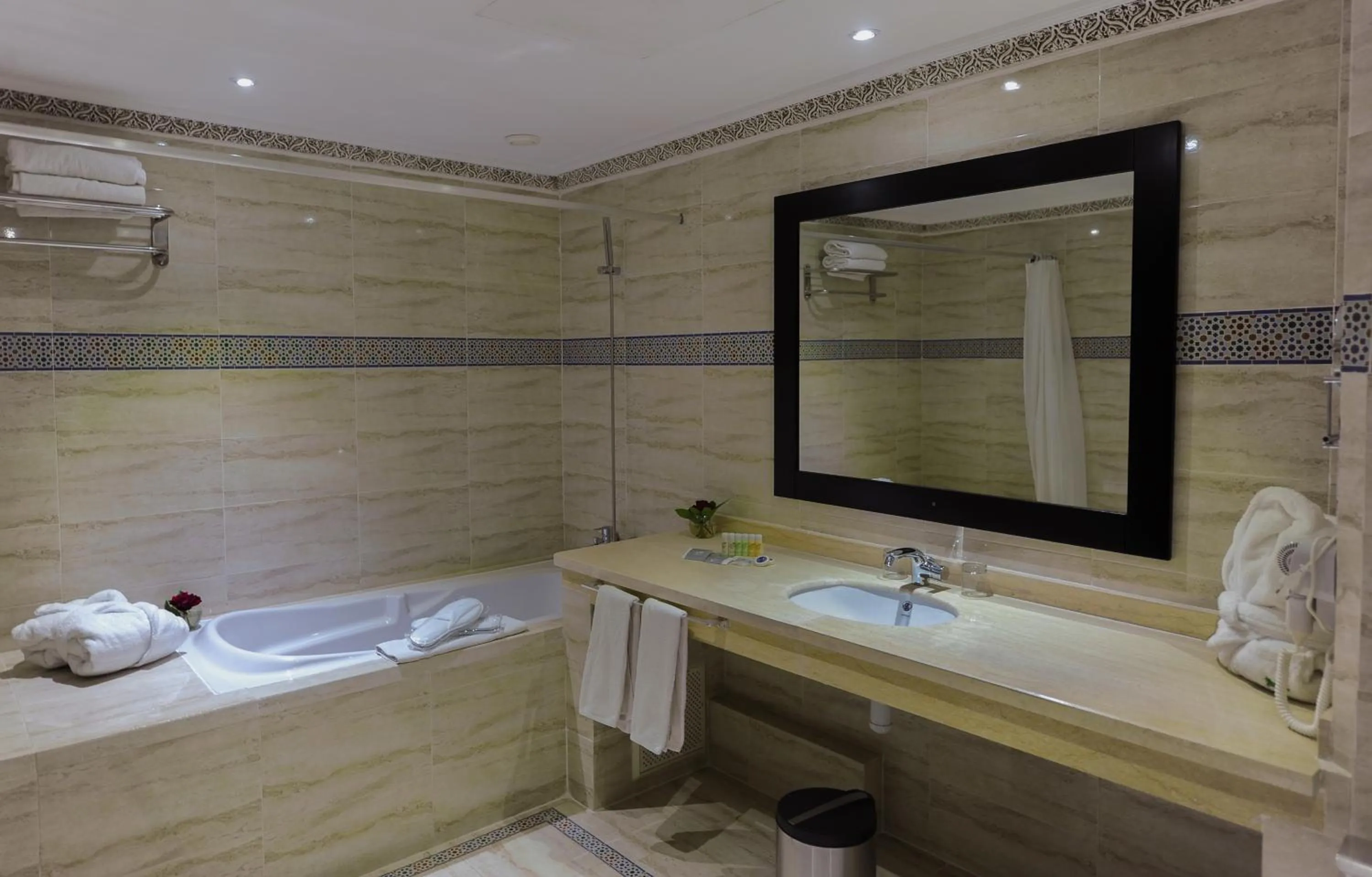 Bathroom in Ennakhil Marrakech Hotel & SPA