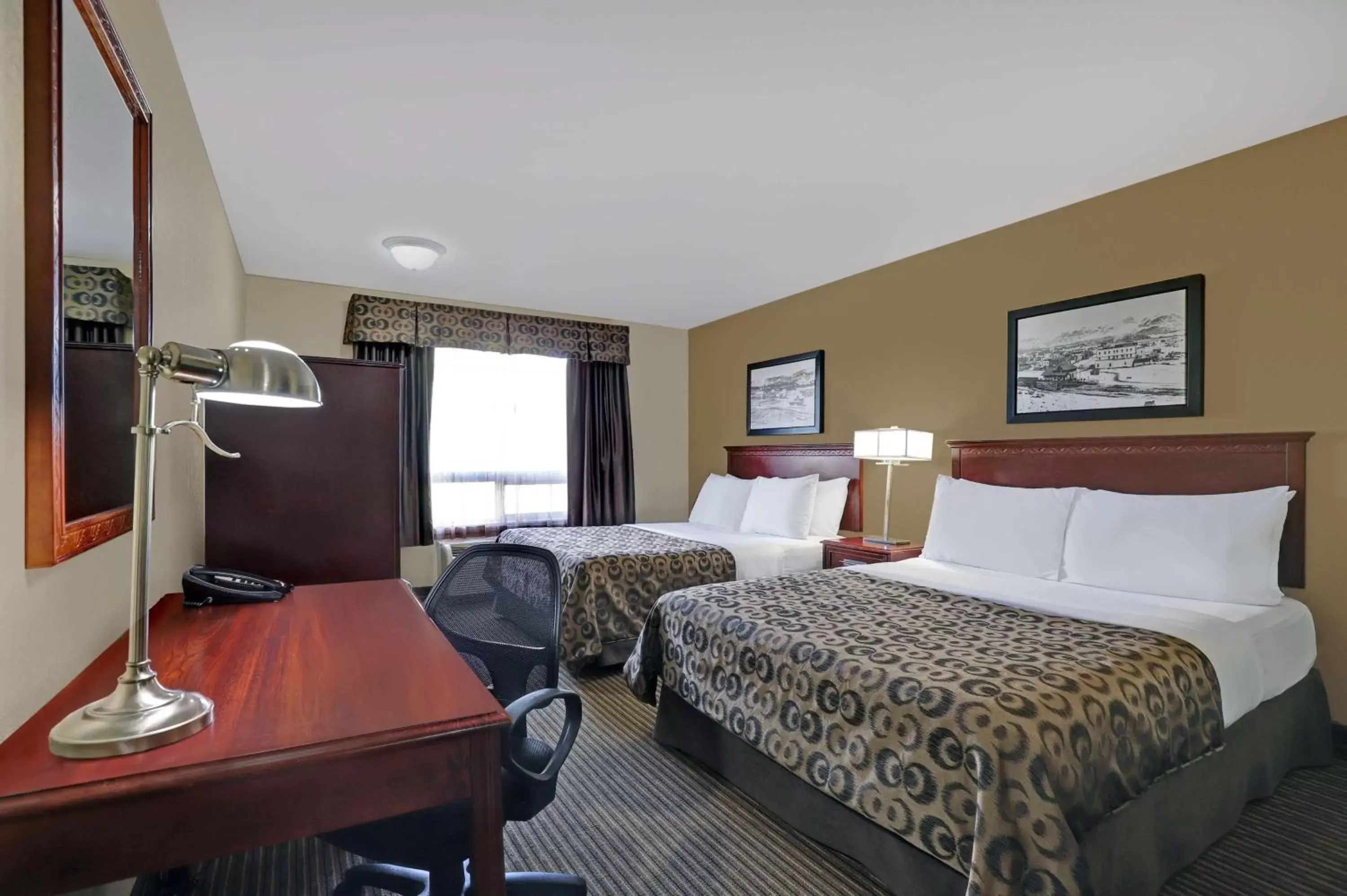 Photo of the whole room, Bed in SureStay Plus Hotel by Best Western Drumheller