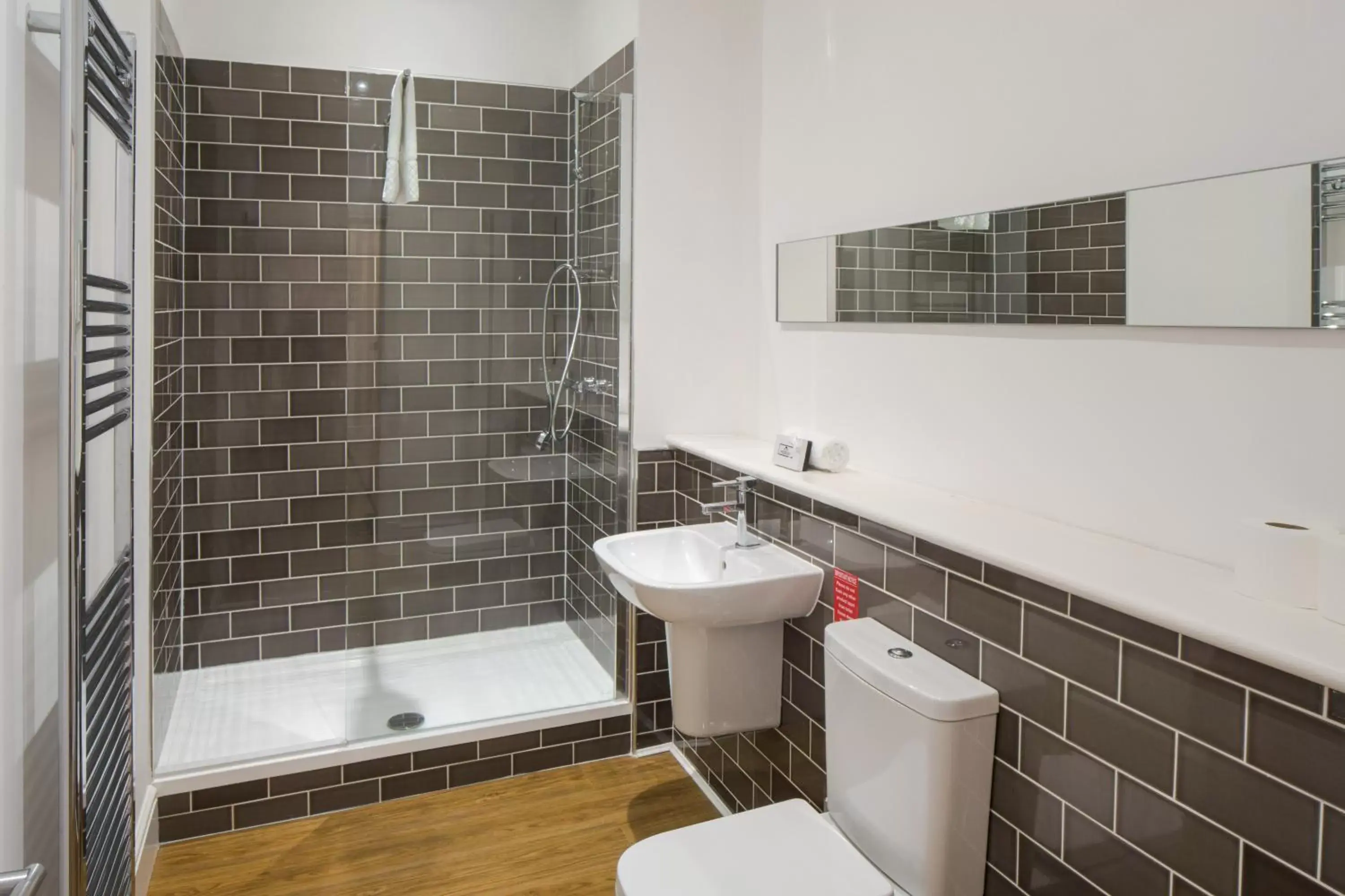 Bathroom in Edinburgh Castle Apartments