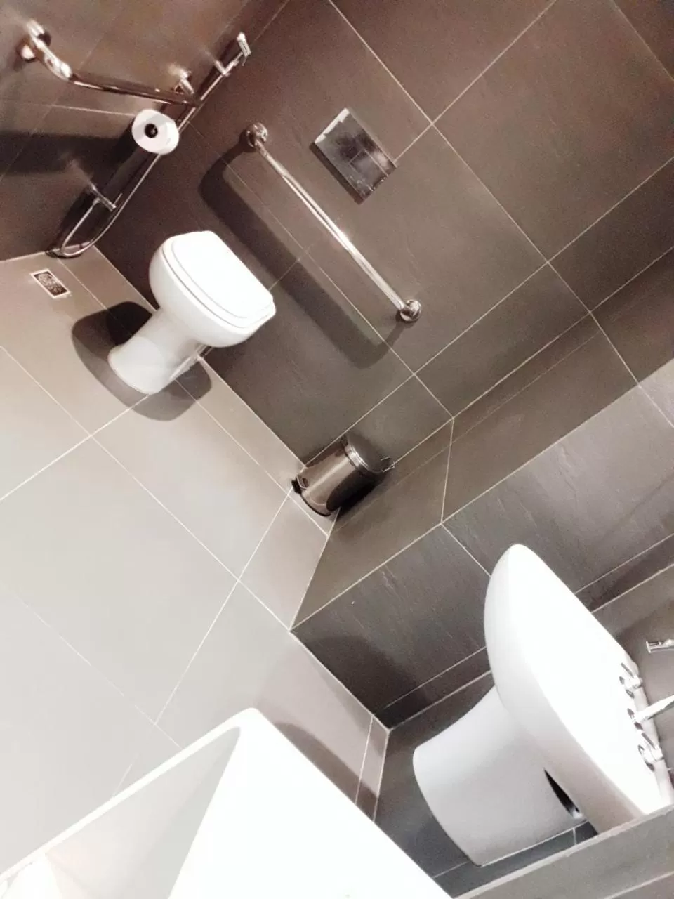 Toilet in ibis Styles Maracanau