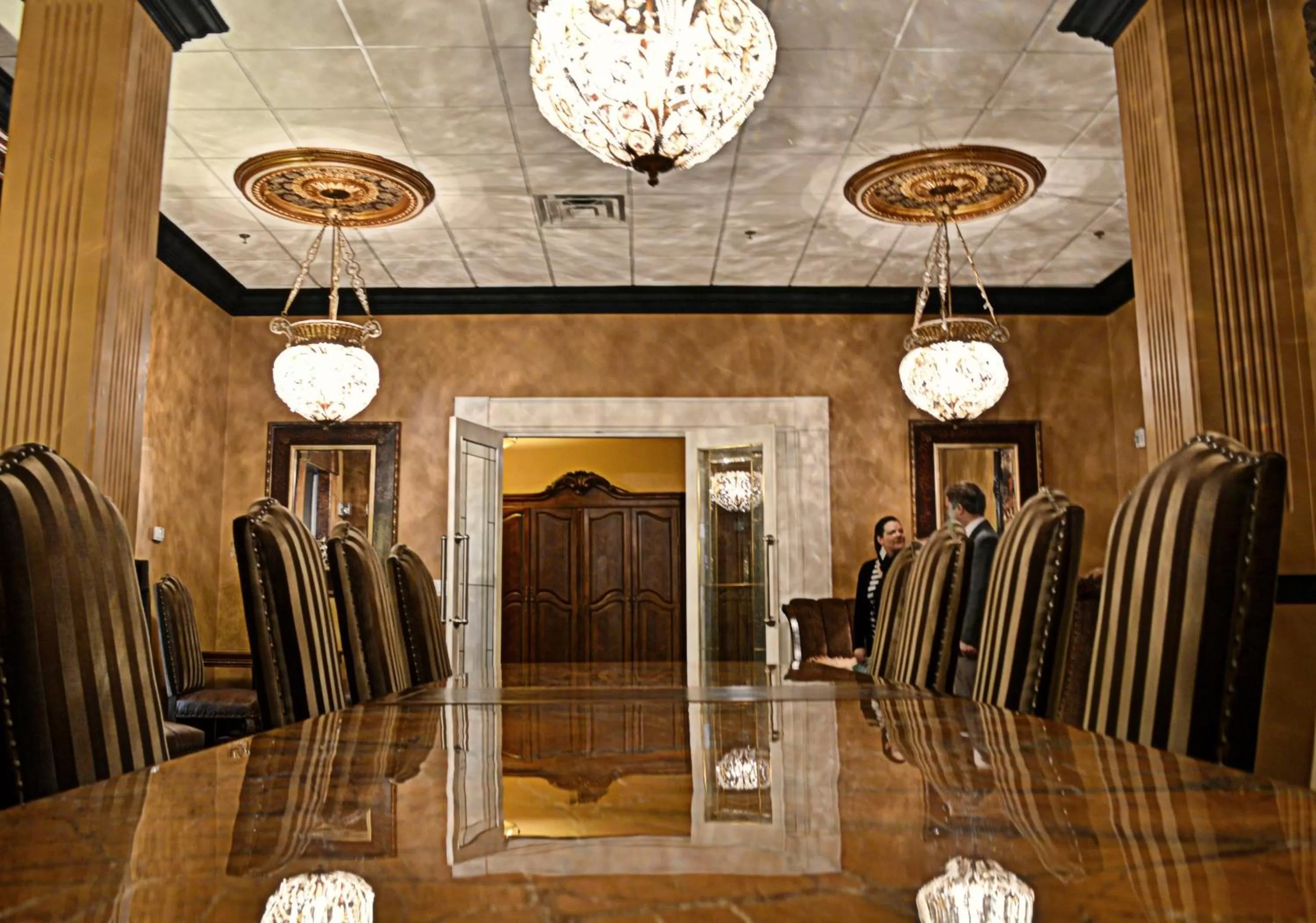 Business facilities in Grant Hall Hotel