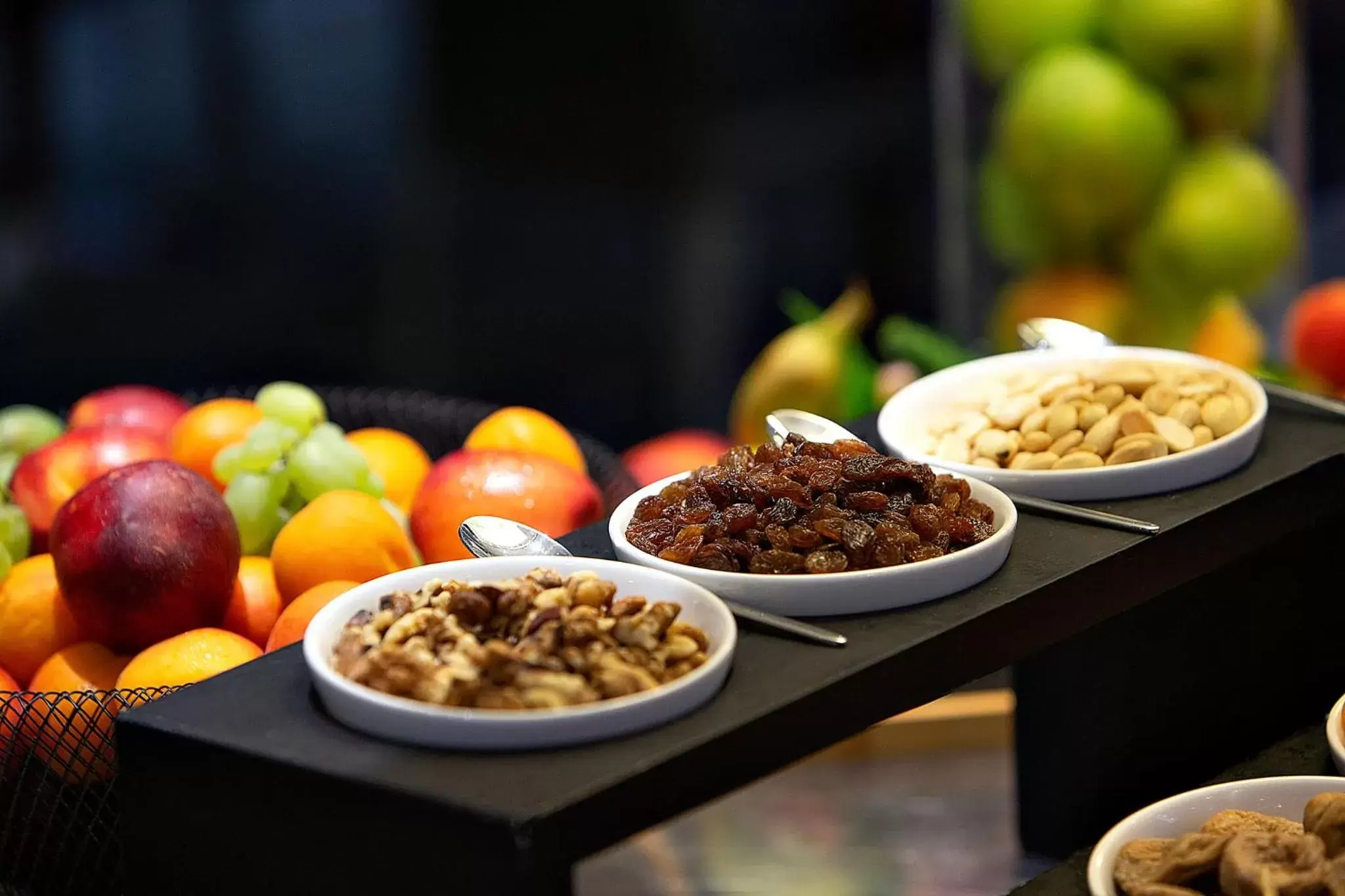 Buffet breakfast in Mövenpick Hotel Auckland