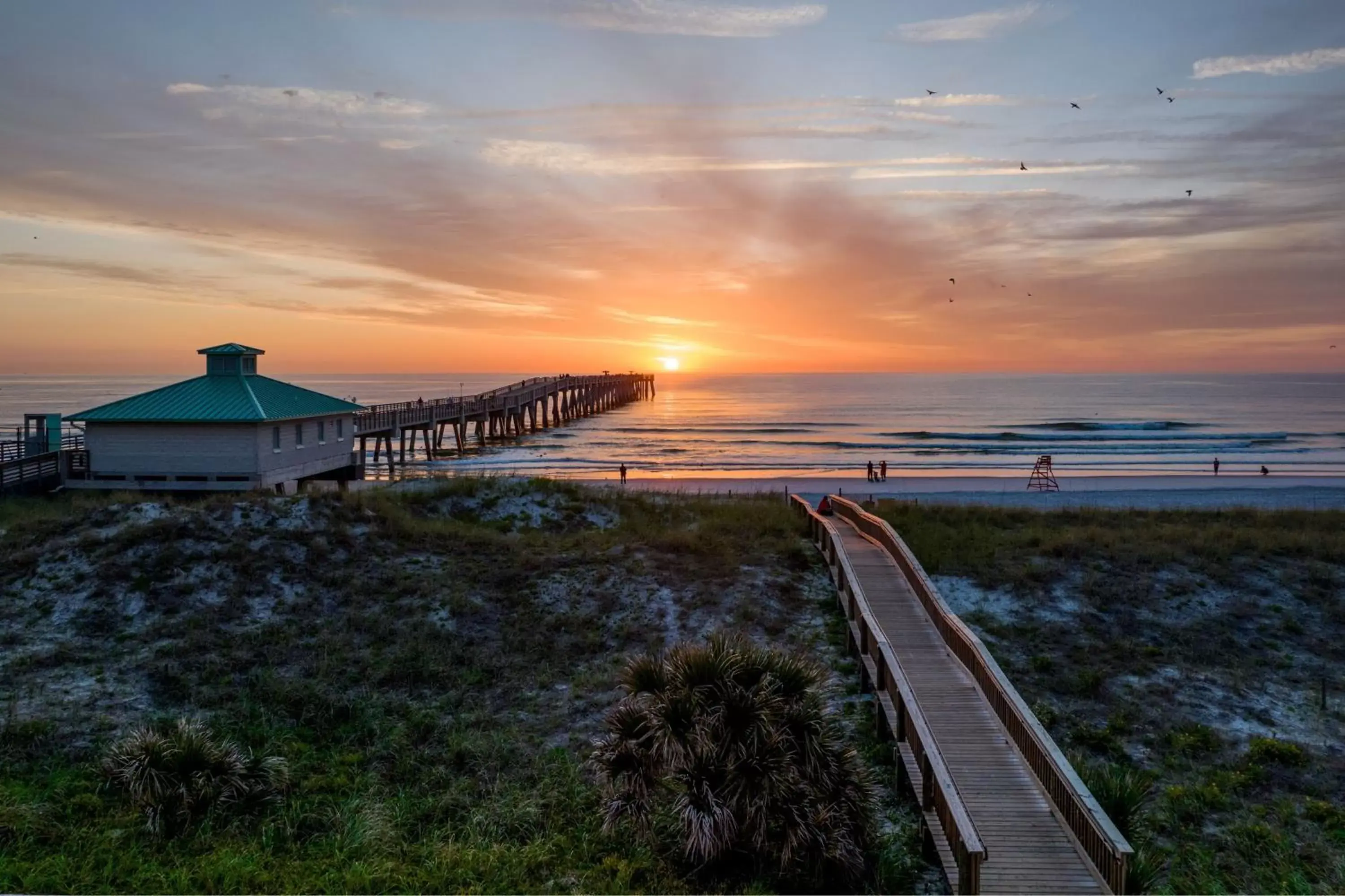 Property building, Sunrise/Sunset in SpringHill Suites by Marriott Jacksonville Beach Oceanfront