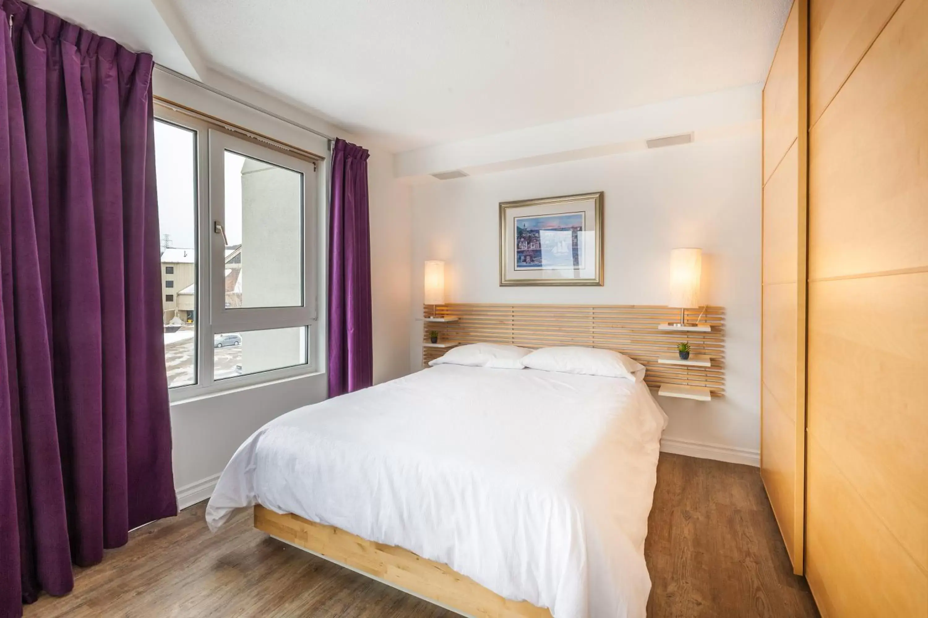 Bedroom, Bed in Hébergement Mont-Ste-Anne Condos