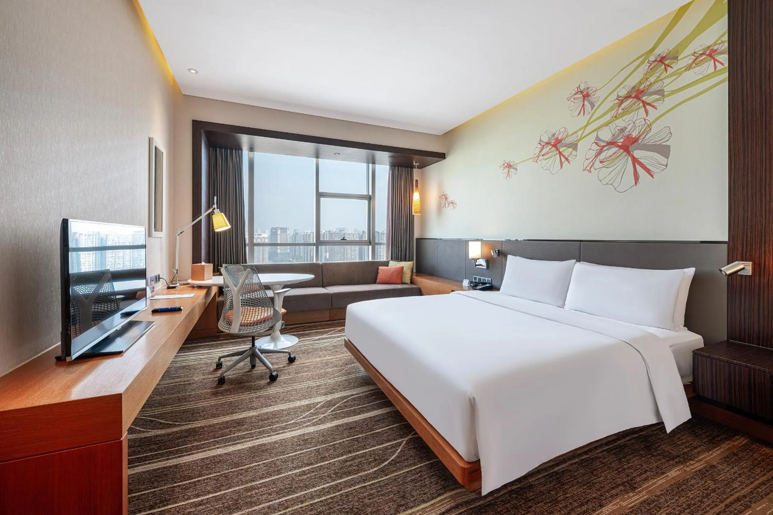 Photo of the whole room, Bed in Hilton Garden Inn Chengdu Huayang