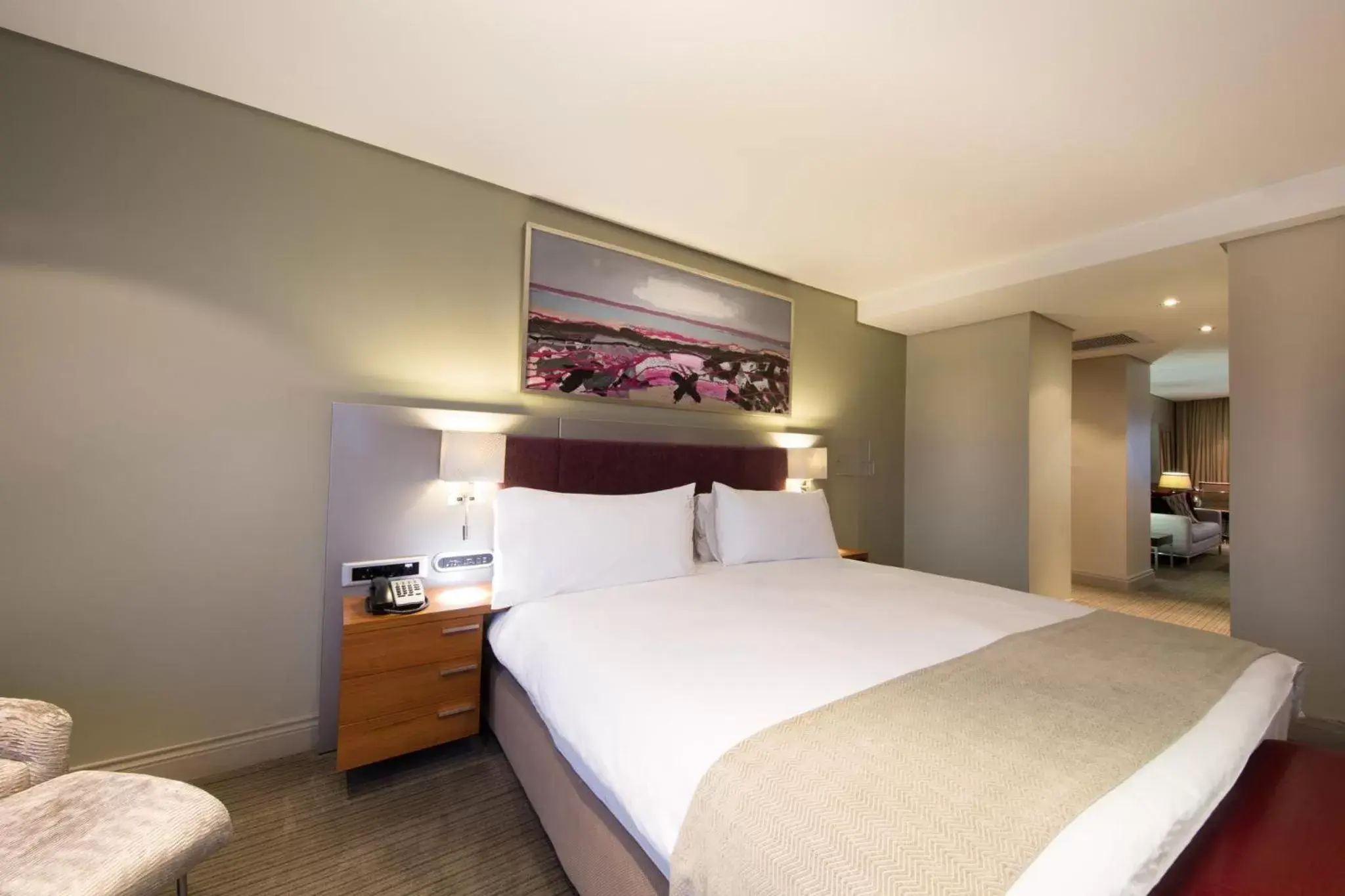 Photo of the whole room, Bed in Holiday Inn Johannesburg-Rosebank, an IHG Hotel