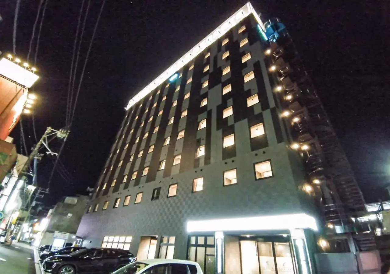 Property building in HOTEL LiVEMAX Kokura Ekimae Property building in HOTEL LiVEMAX Kokura Ekimae