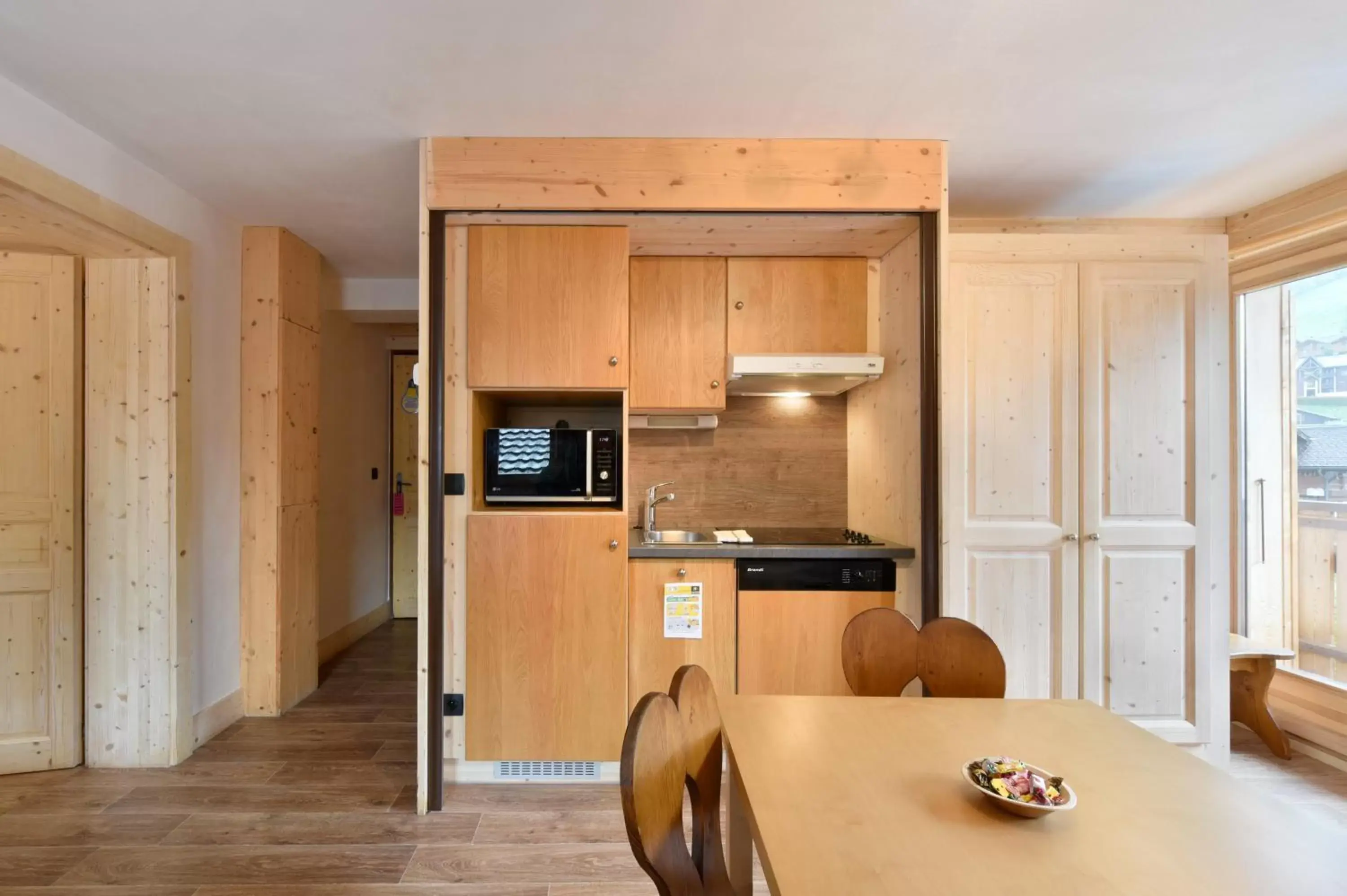 Kitchen or kitchenette, Kitchen/Kitchenette in Loc'Hotel Alpen Sports