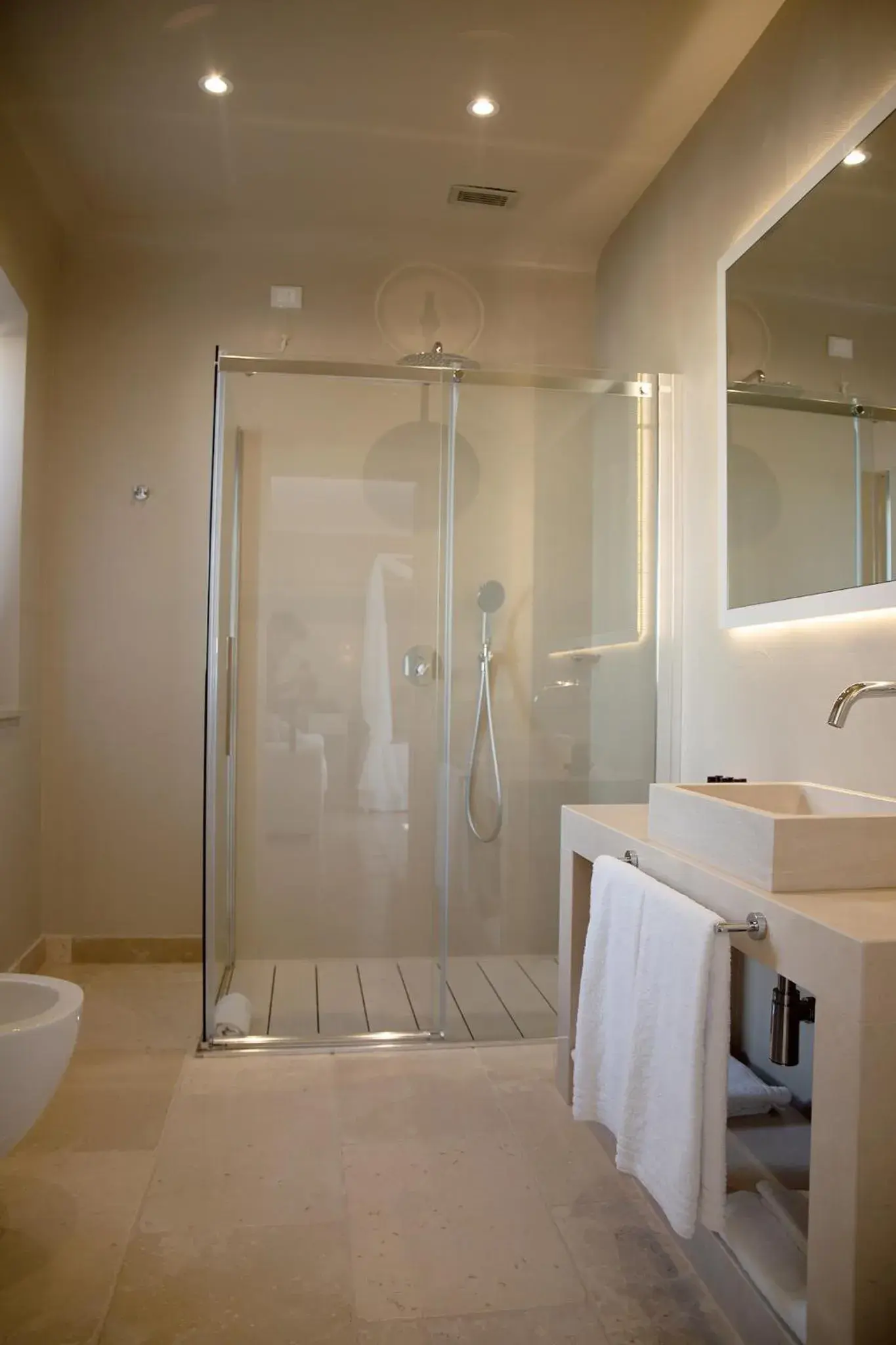 Shower, Bathroom in MONUN Hotel&Spa