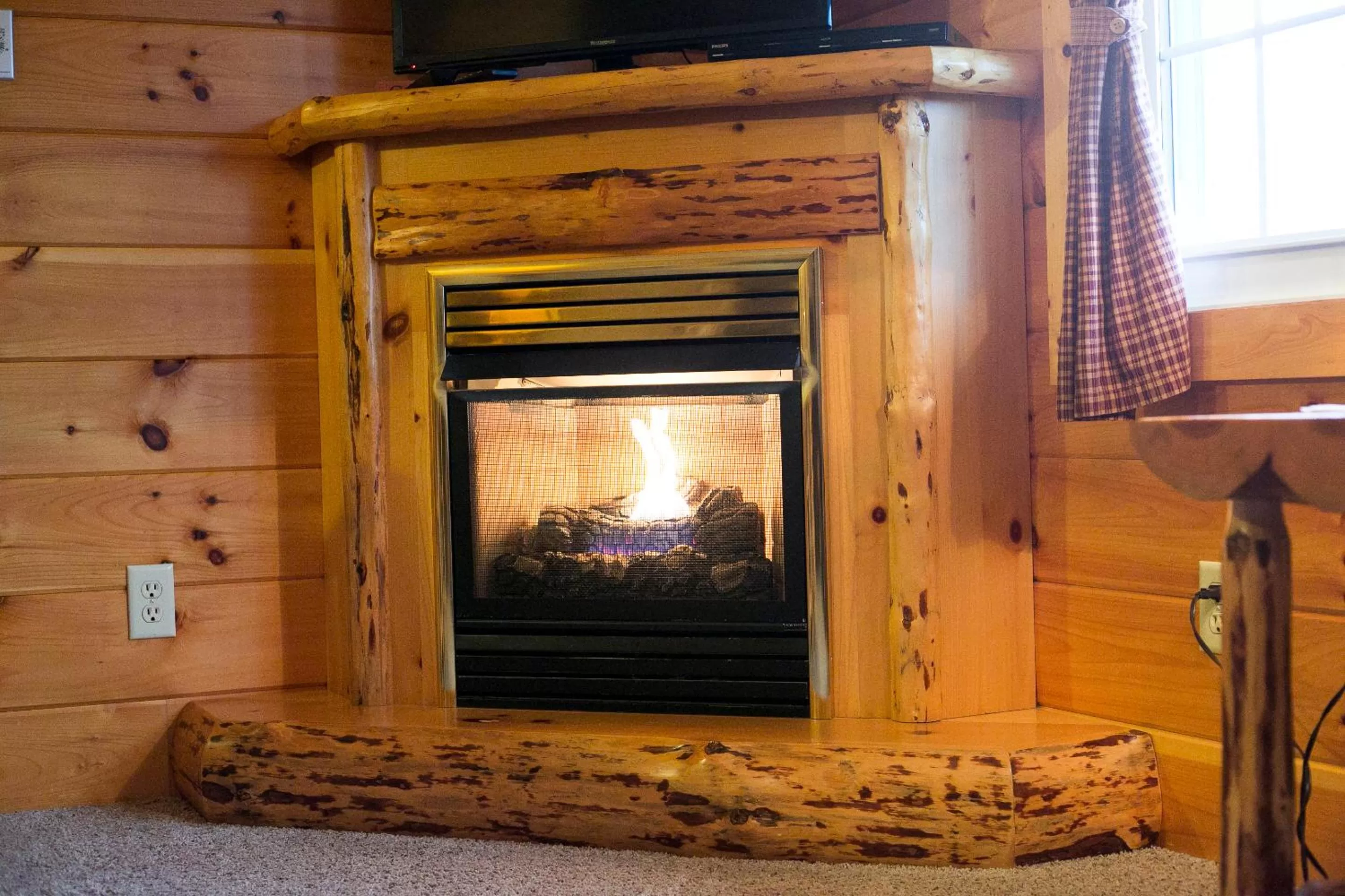 flat iron in Blessing Lodge by Amish Country Lodging