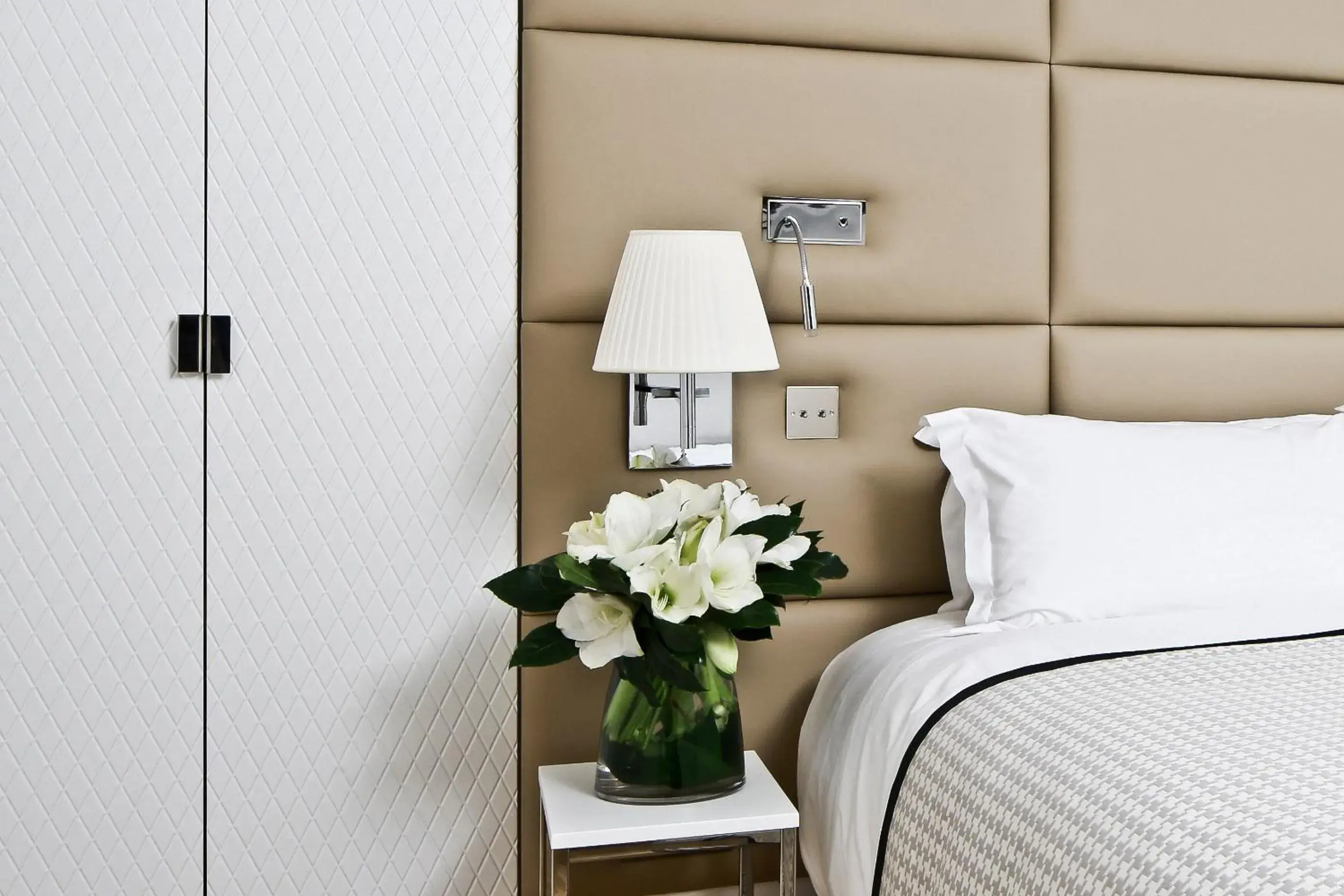 Decorative detail, Bed in Hotel R De Paris - Boutique Hotel