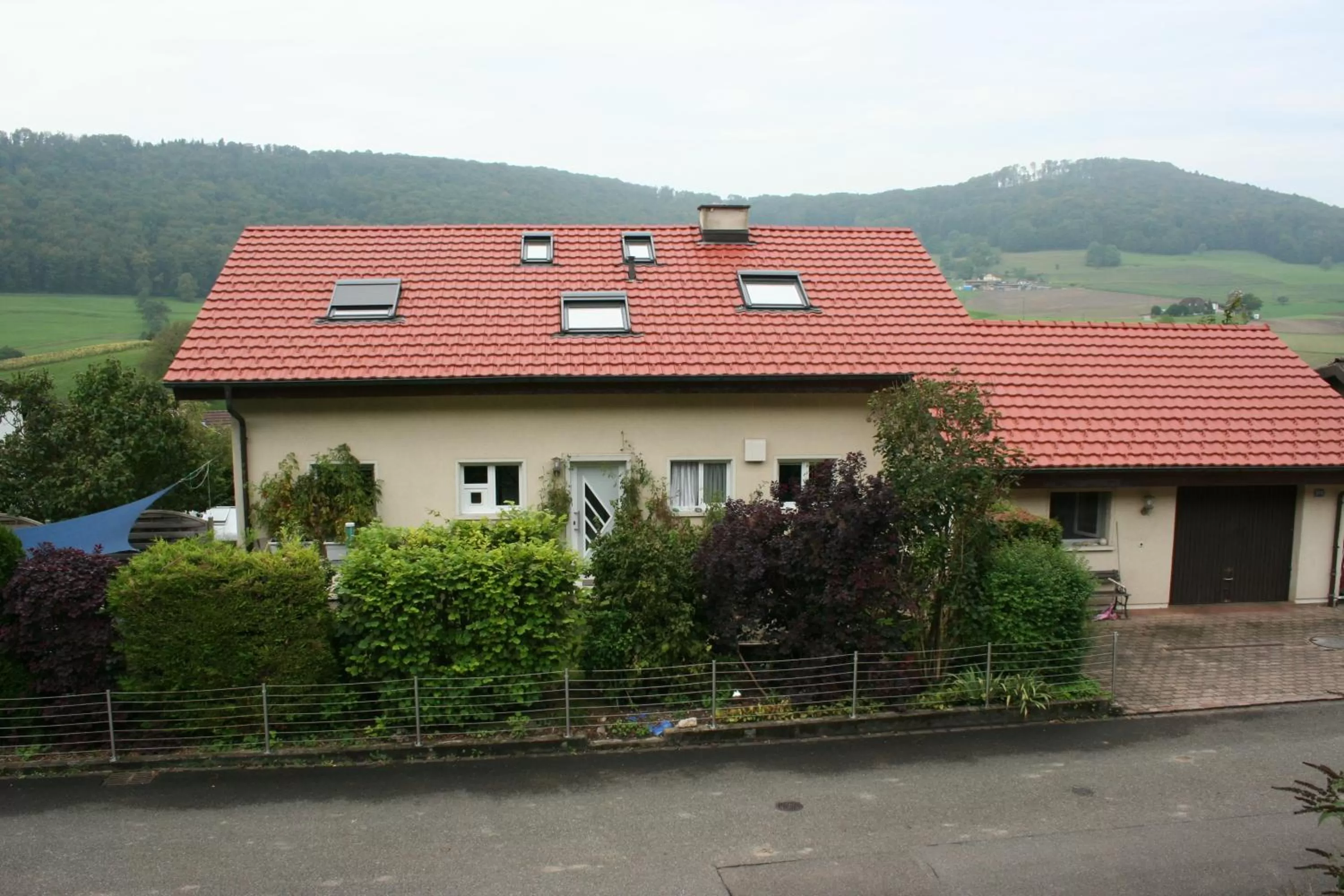 Facade/entrance in BnB Mönthal im Jurapark