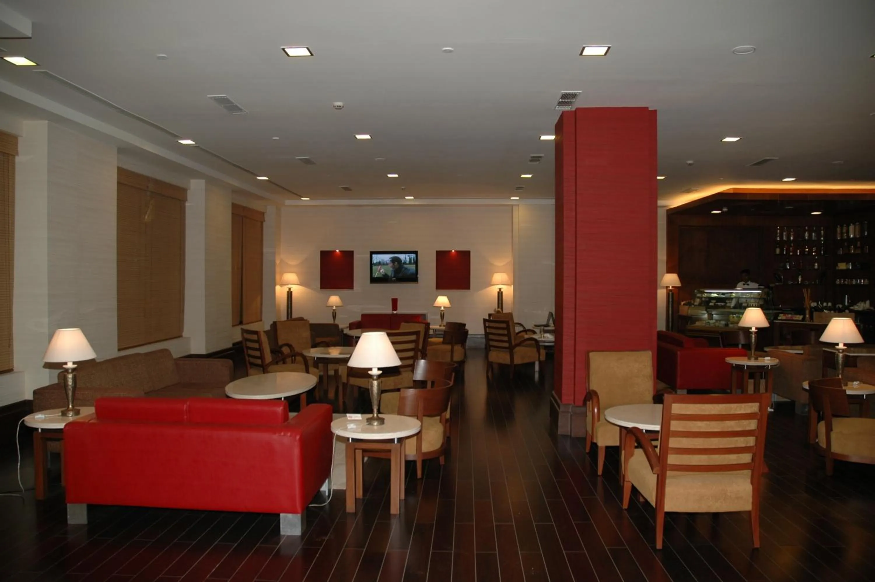 Restaurant/places to eat in Radisson Hotel Varanasi