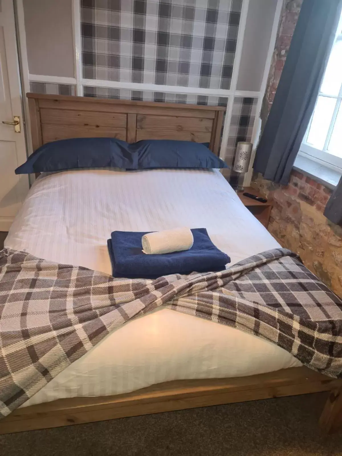 Bed in Crosskeys Inn Guest Rooms in Wye Valley