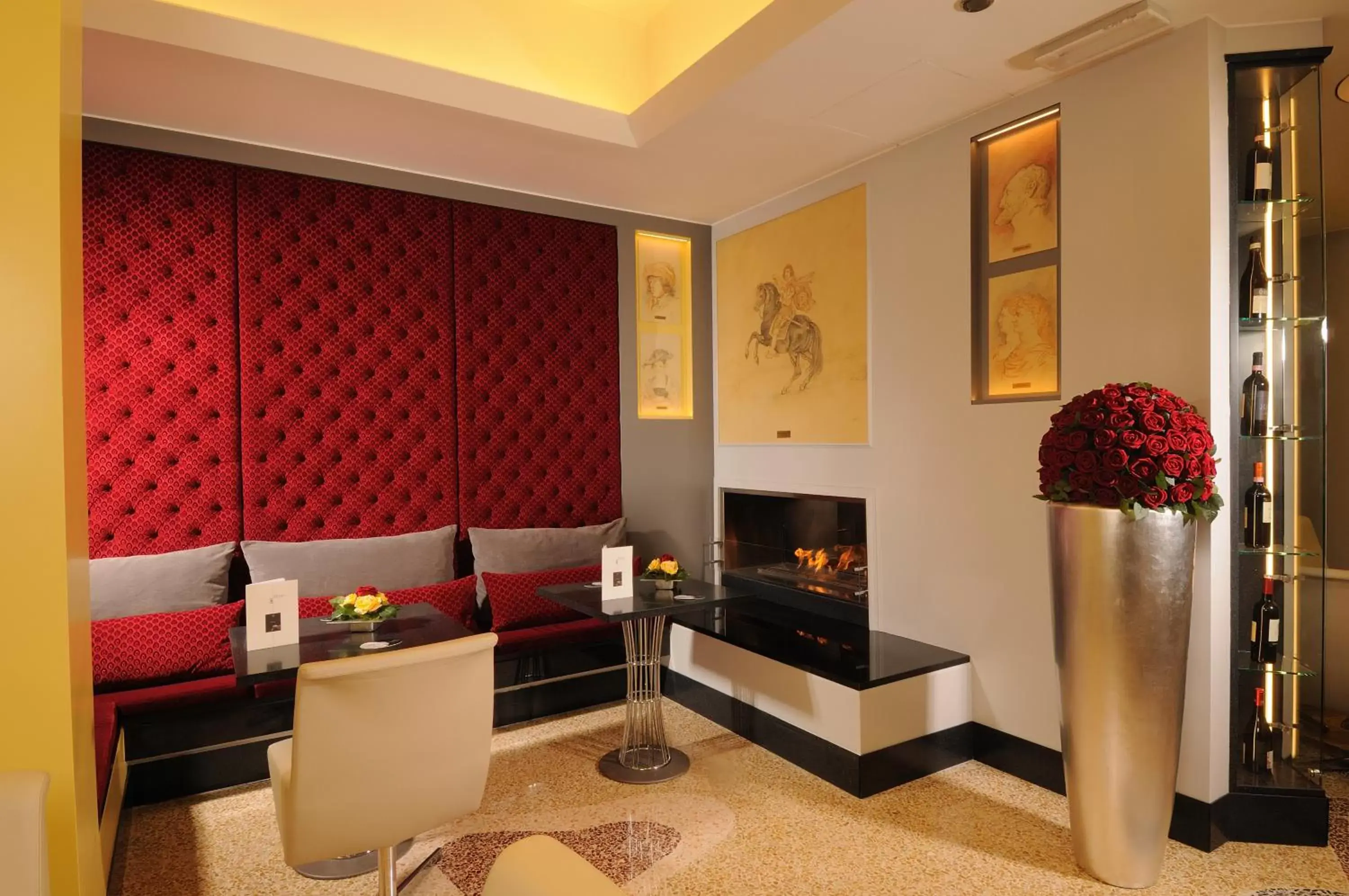 Lounge or bar in c-hotels Rubens