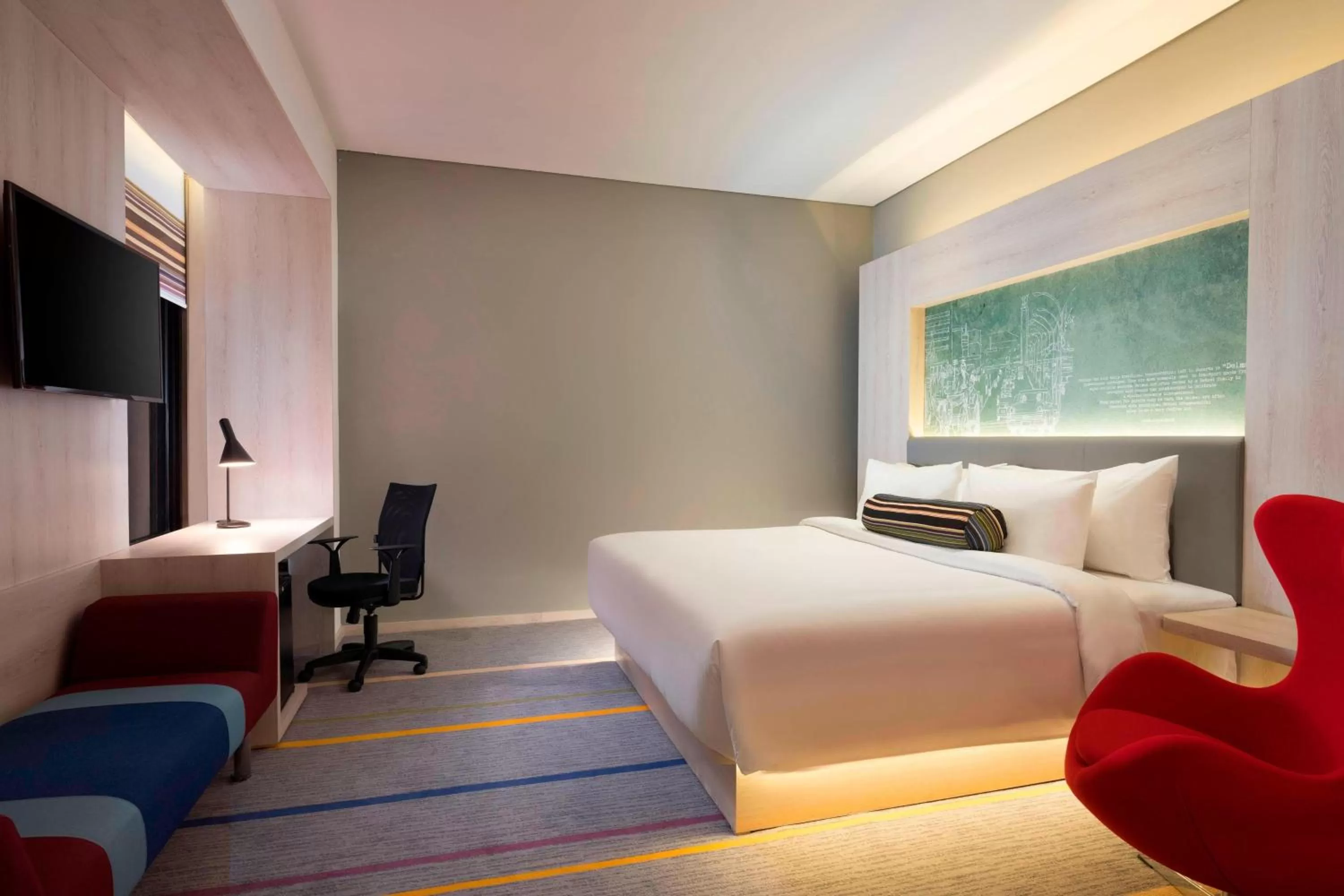 Photo of the whole room, Bed in Aloft Jakarta Wahid Hasyim